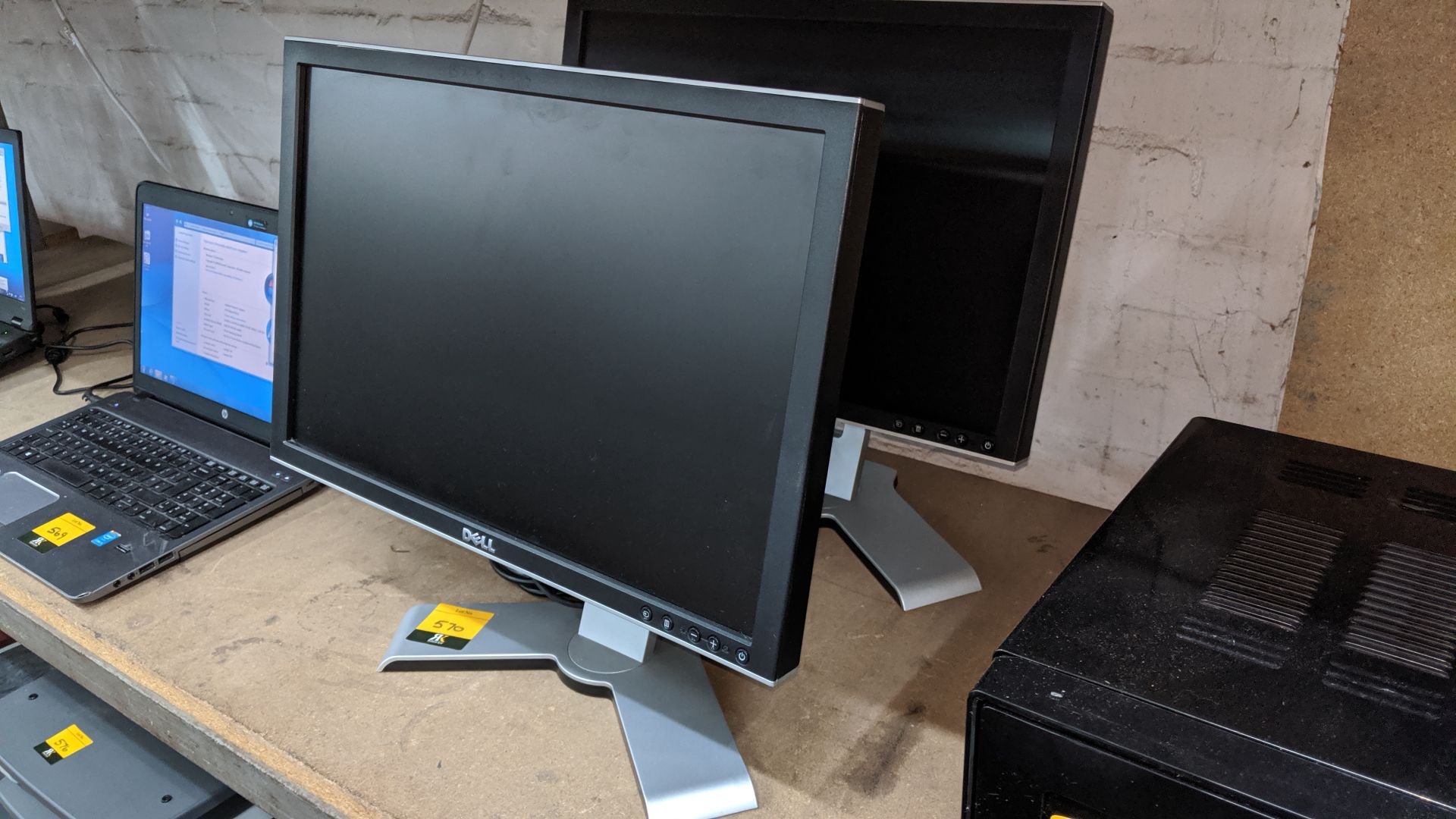 2 off Dell 20" widescreen monitors. Lots 560 - 580 form the total assets of a healthcare recruitment - Image 5 of 5