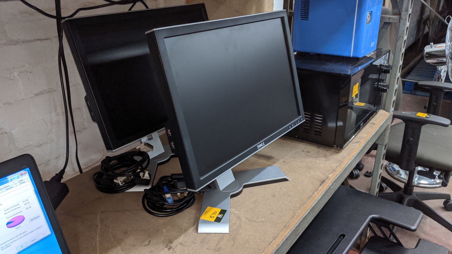 2 off Dell 20" widescreen monitors. Lots 560 - 580 form the total assets of a healthcare recruitment - Image 2 of 5