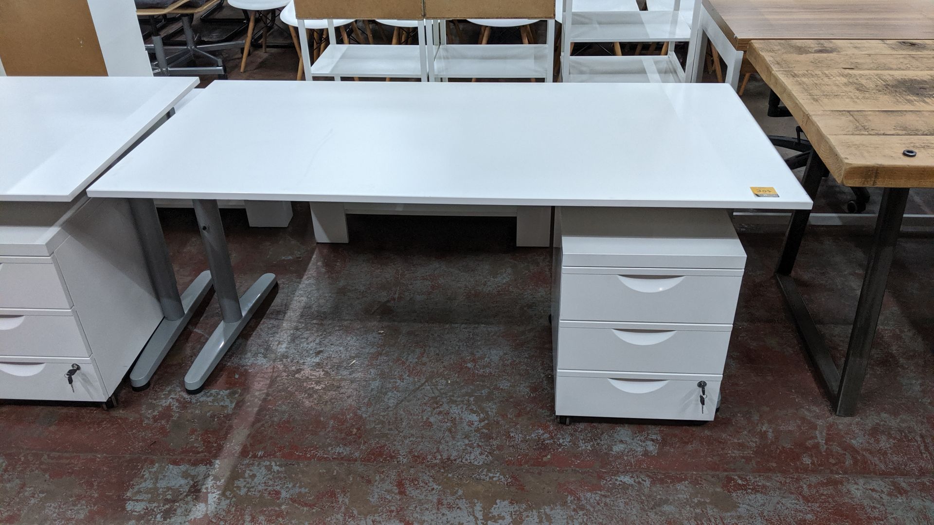 2 off matching large white tables/desks, 160 x 80cm, each with matching mobile pedestal & extendable - Image 3 of 4