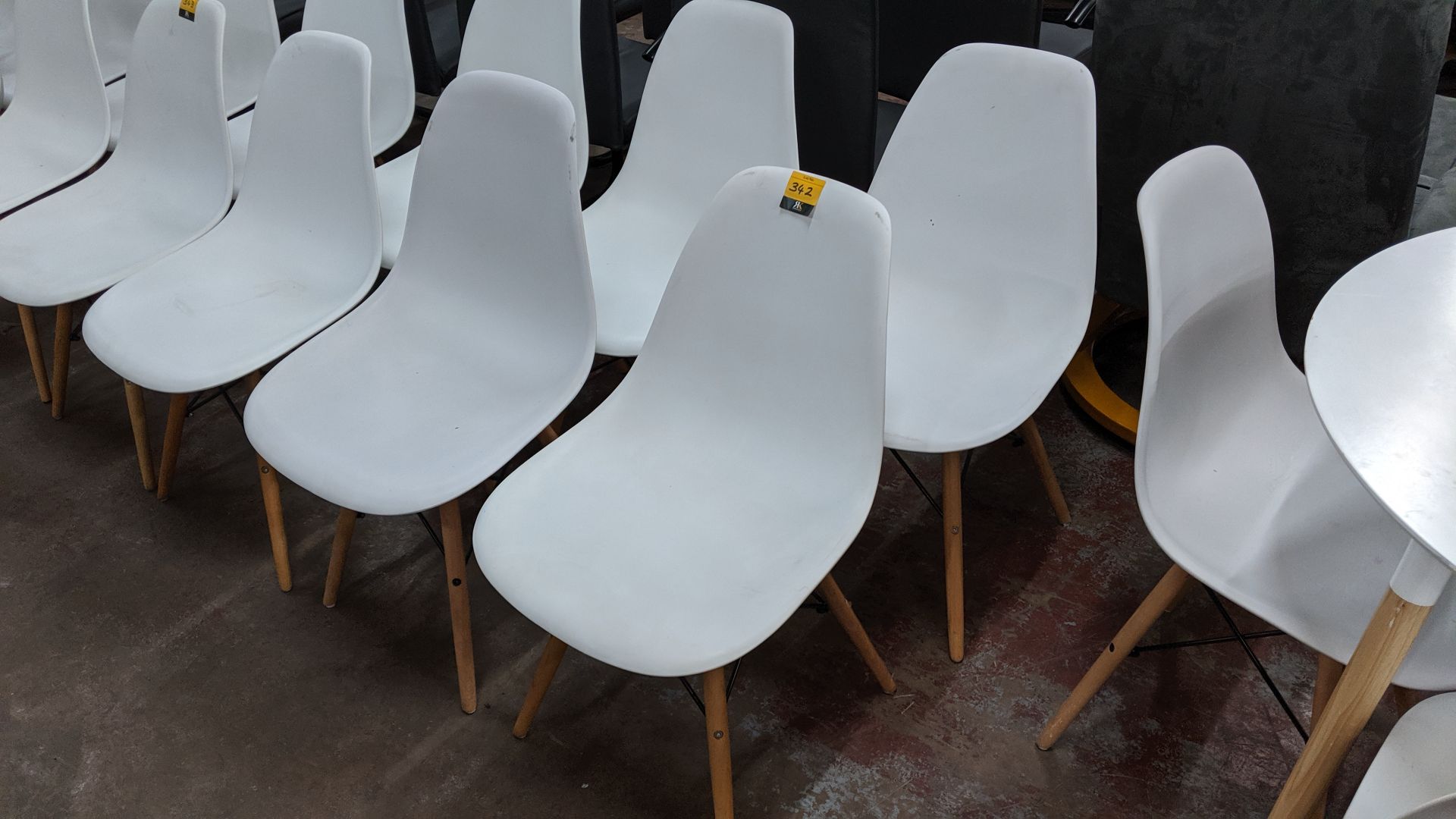 6 off white chairs with wooden legs NB. Lots 342 - 344 consist of different quantities of the same - Image 2 of 5