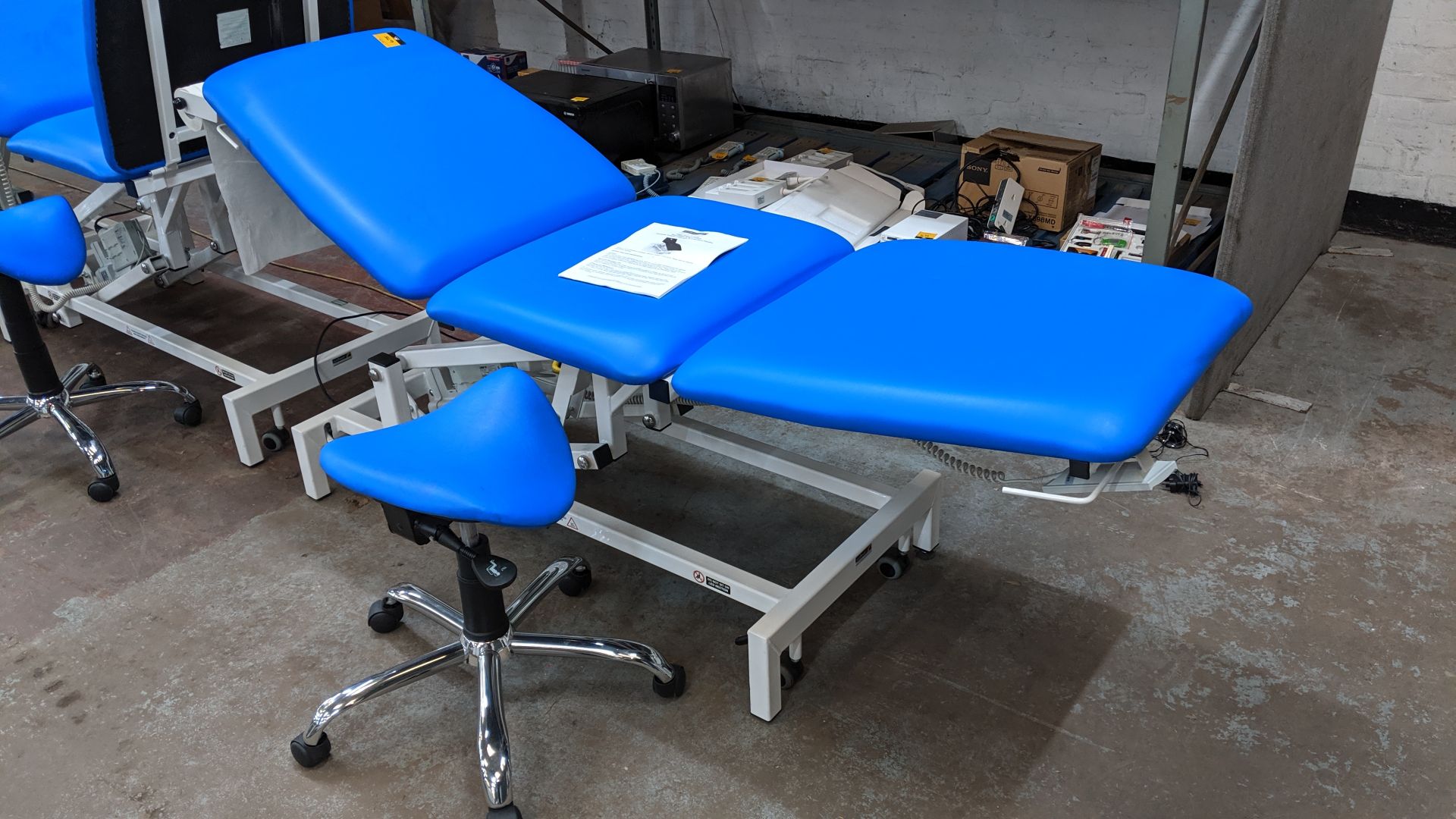 Sunflower Medical Equipment mobile electrically operated padded examination table with wired linak - Image 5 of 10