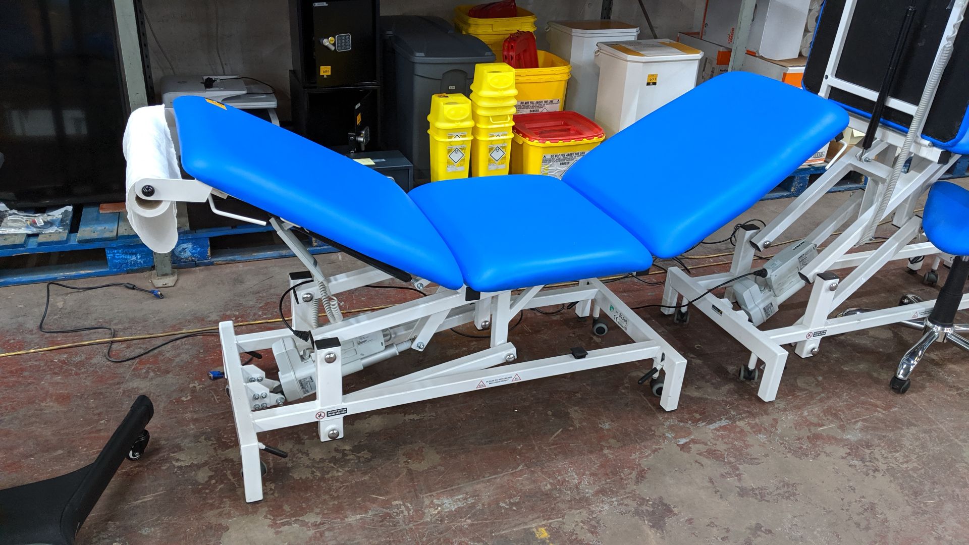 Sunflower Medical Equipment mobile electrically operated padded examination table with wired linak - Image 4 of 9
