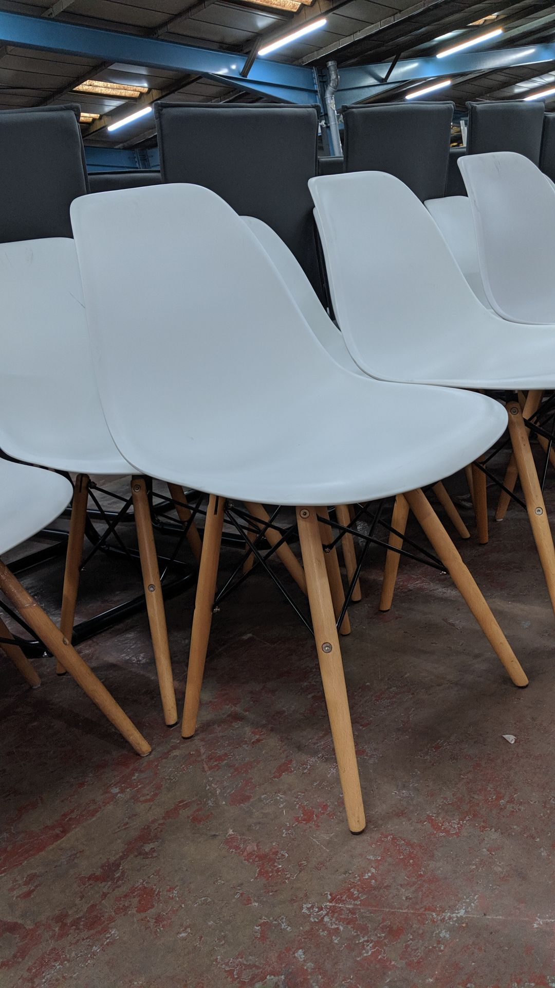 9 off white chairs with wooden legs NB. Lots 342 - 344 consist of different quantities of the same - Image 6 of 6