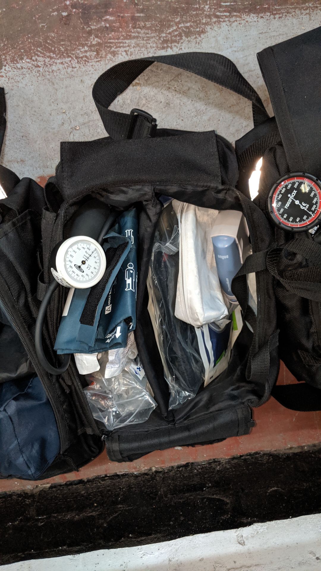 3 off medical bags & contents, each bag typically containing some or all of the following items - - Image 8 of 8