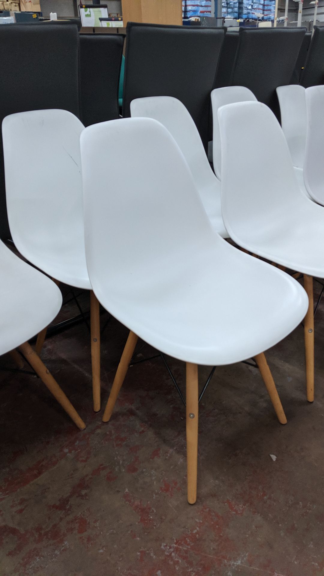 9 off white chairs with wooden legs NB. Lots 342 - 344 consist of different quantities of the same - Image 5 of 6