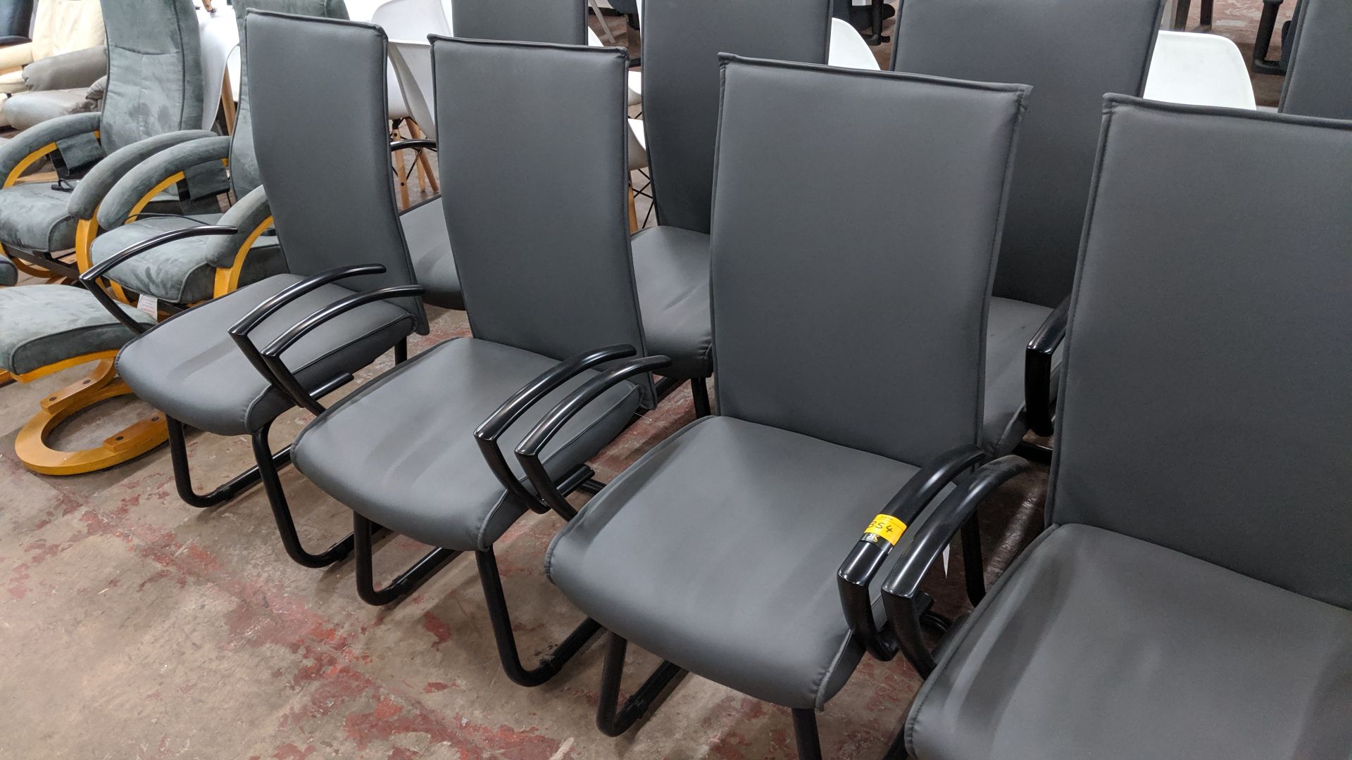 6 off black metal cantilever framed executive/meeting chairs with grey leather-look upholstery NB. - Image 2 of 4