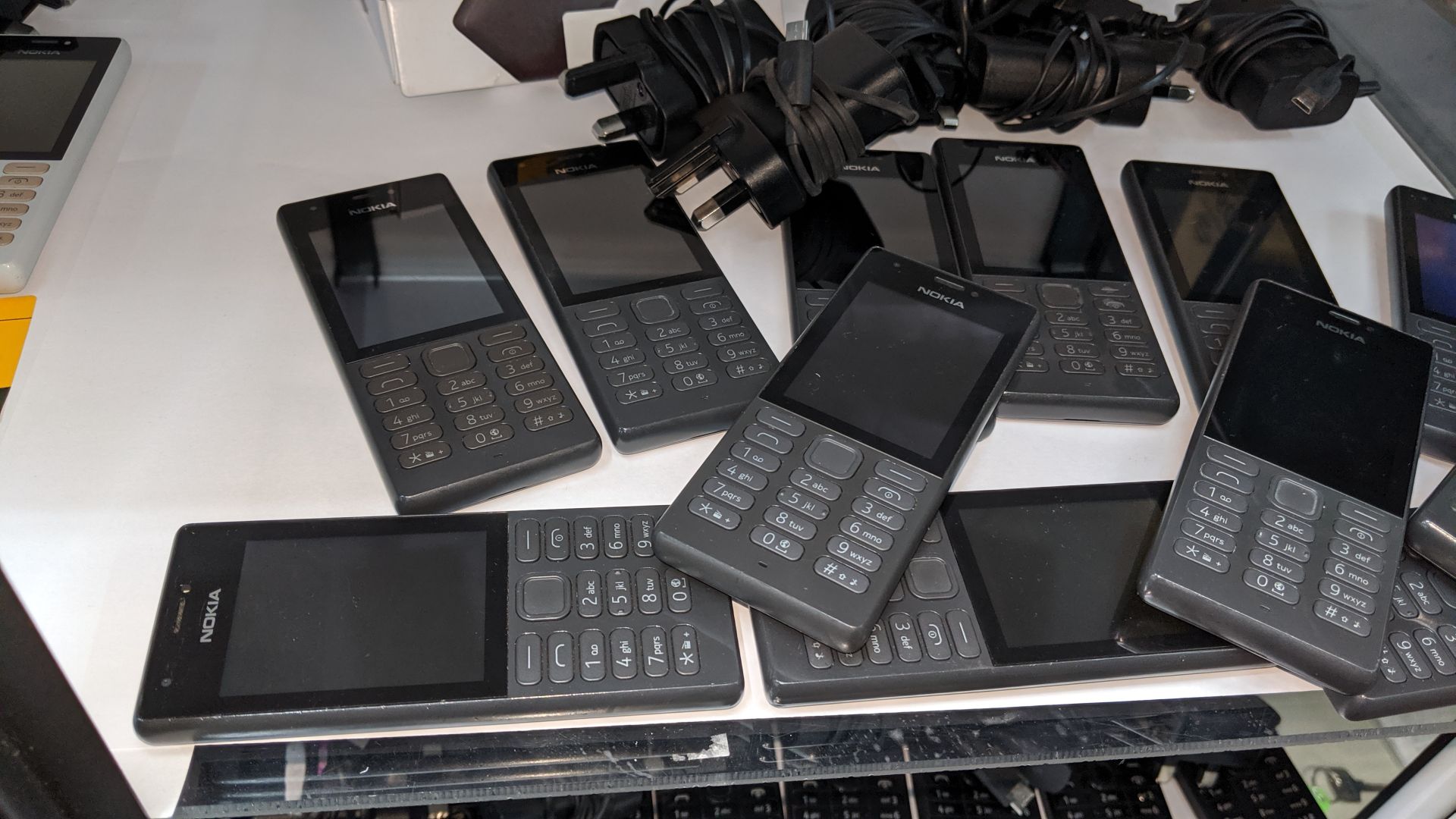 12 off Nokia 216 black mobile phones including 7 chargers & 2 boxes. We believe these phones were - Image 3 of 6