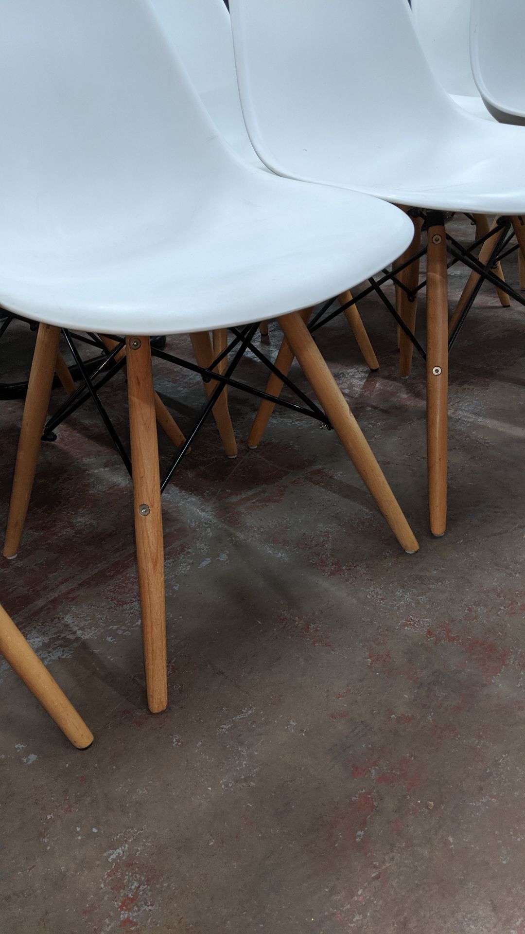 6 off white chairs with wooden legs NB. Lots 342 - 344 consist of different quantities of the same - Image 5 of 5