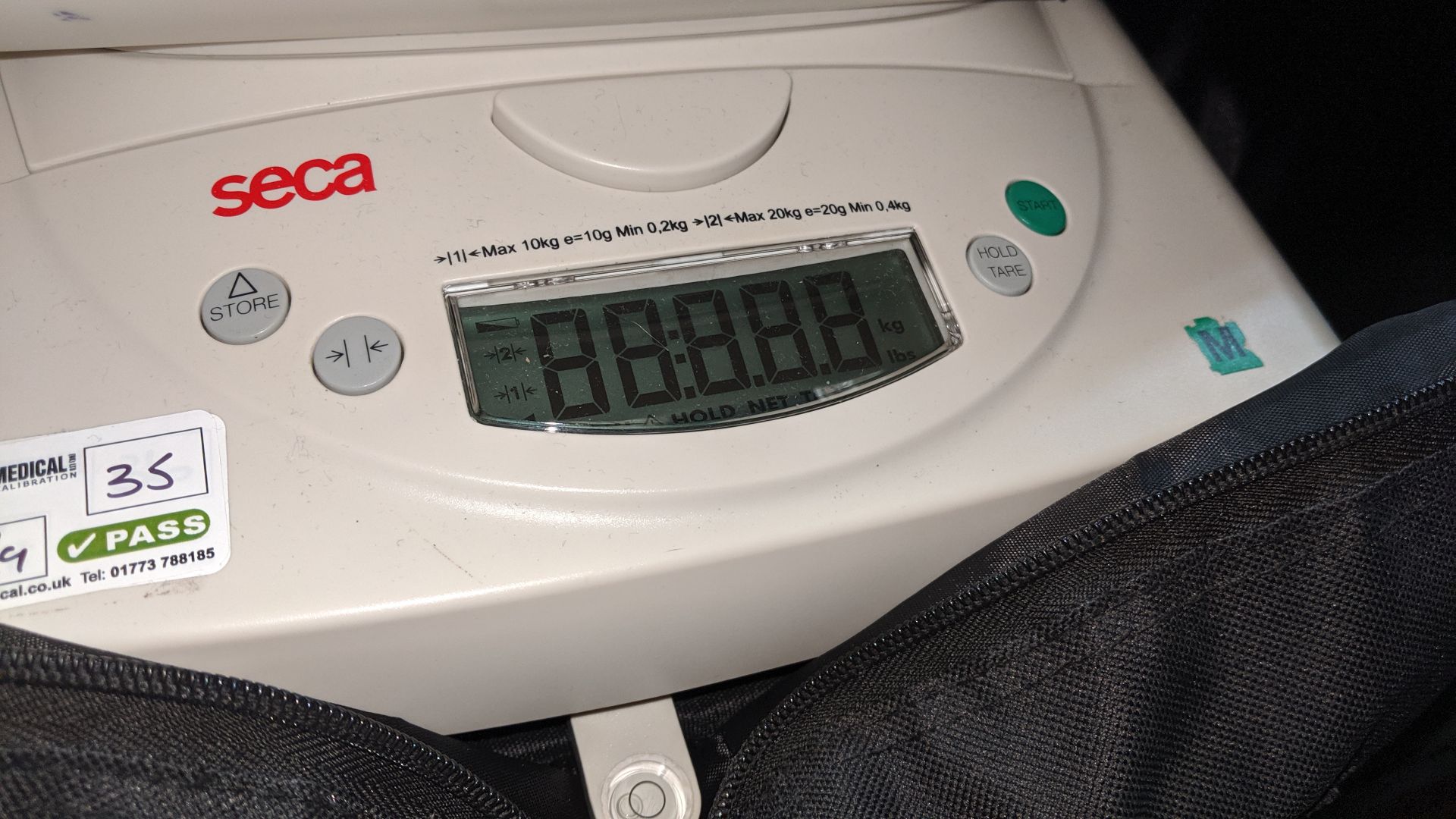 Seca model 384 baby scales max. capacity 20kg. This is one of a large number of lots used/owned by - Image 4 of 6