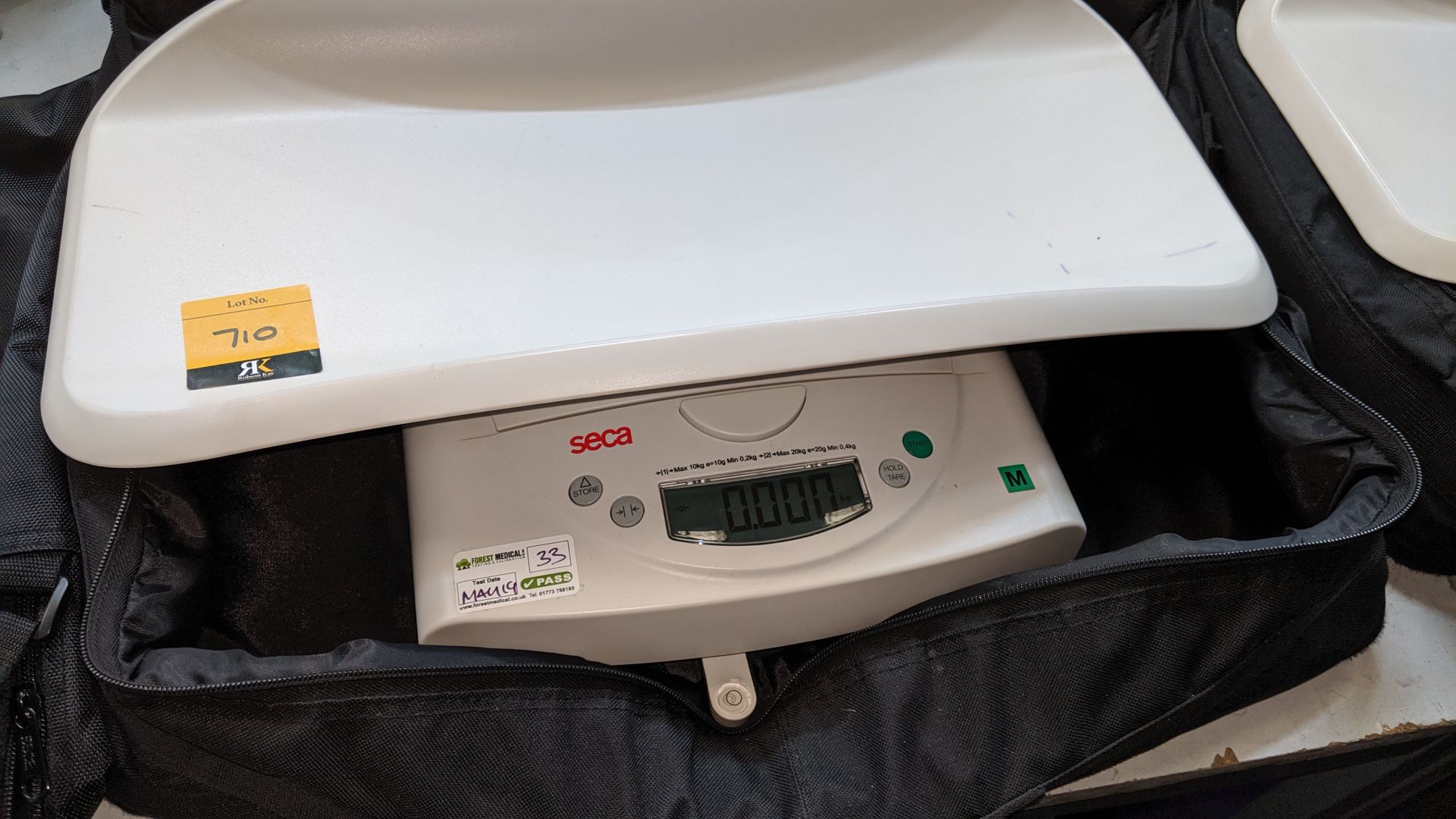 Seca model 384 baby scales max. capacity 20kg. This is one of a large number of lots used/owned by - Image 4 of 5