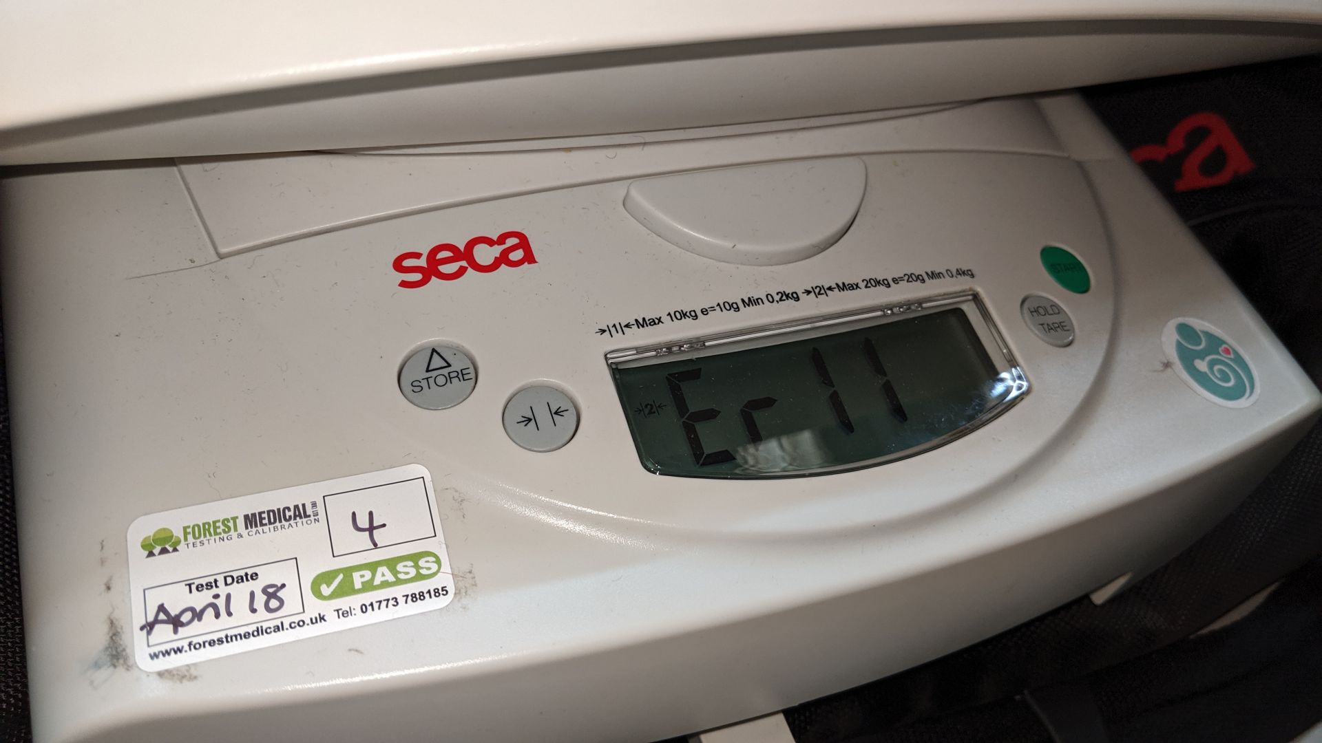 Seca model 384 baby scales max. capacity 20kg. This is one of a large number of lots used/owned by - Image 4 of 6