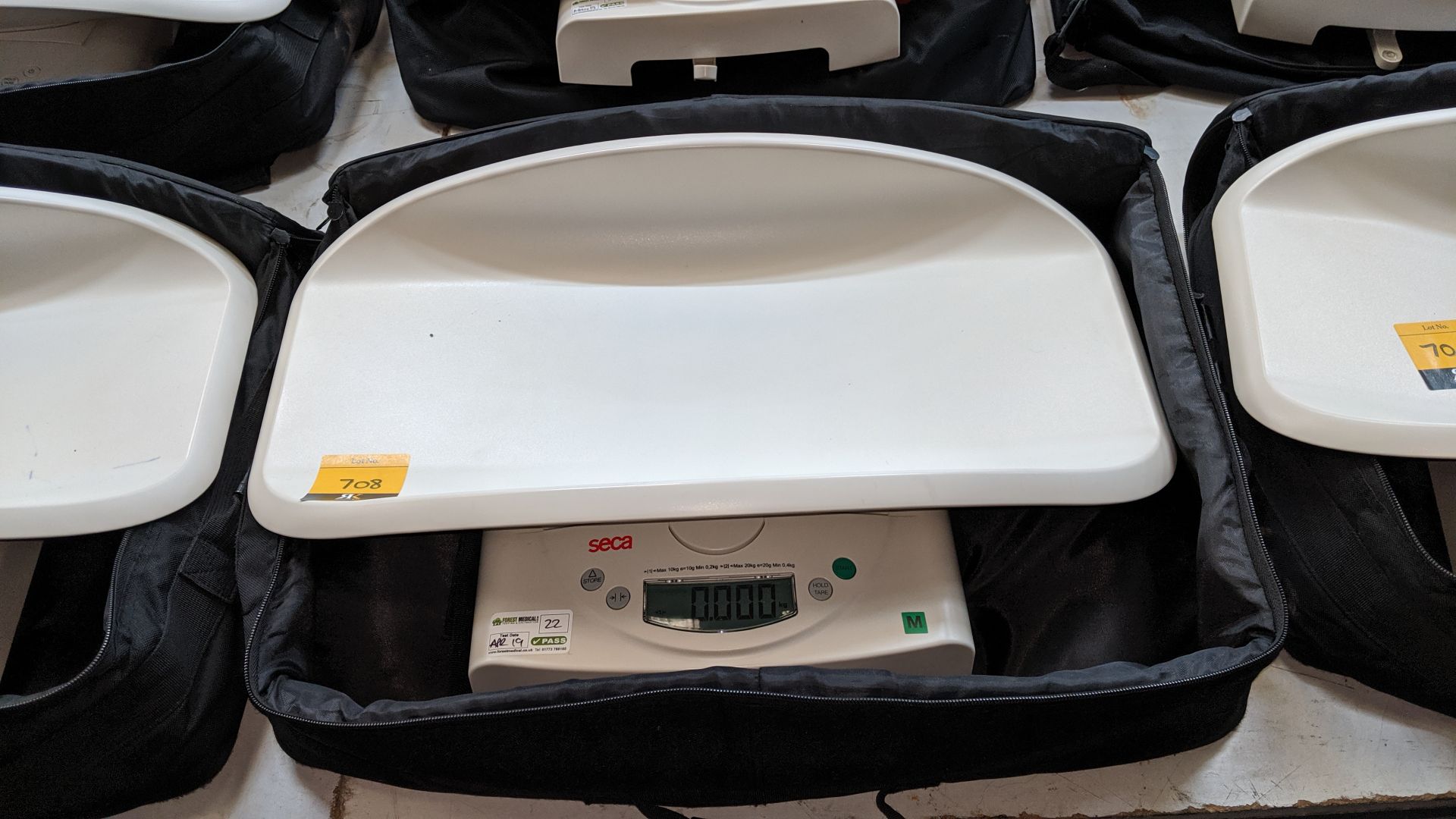 Seca model 384 baby scales max. capacity 20kg. This is one of a large number of lots used/owned by - Image 4 of 5