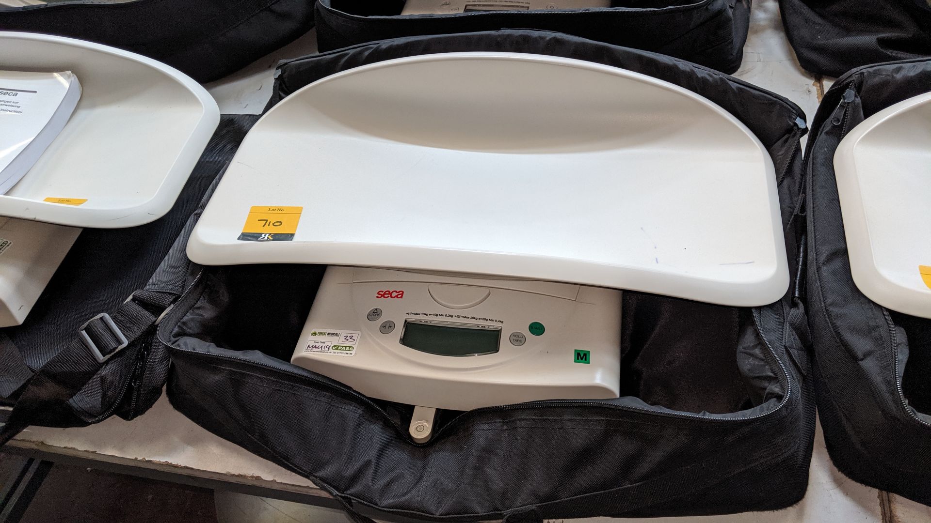 Seca model 384 baby scales max. capacity 20kg. This is one of a large number of lots used/owned by