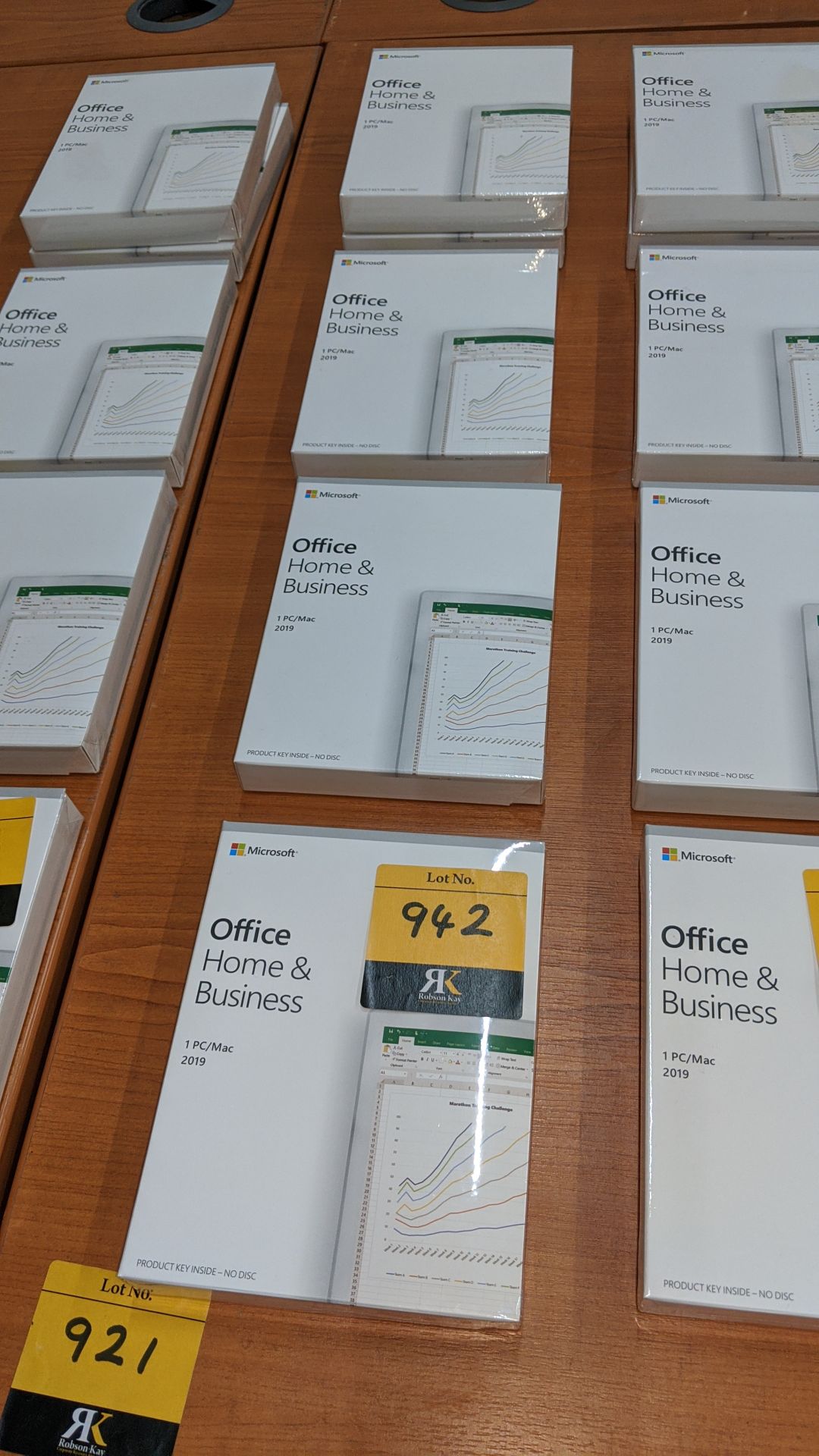 5 off Microsoft Office Home & Business 2019 for PC/MAC. This lot comprises 5 sealed boxes each - Image 2 of 4