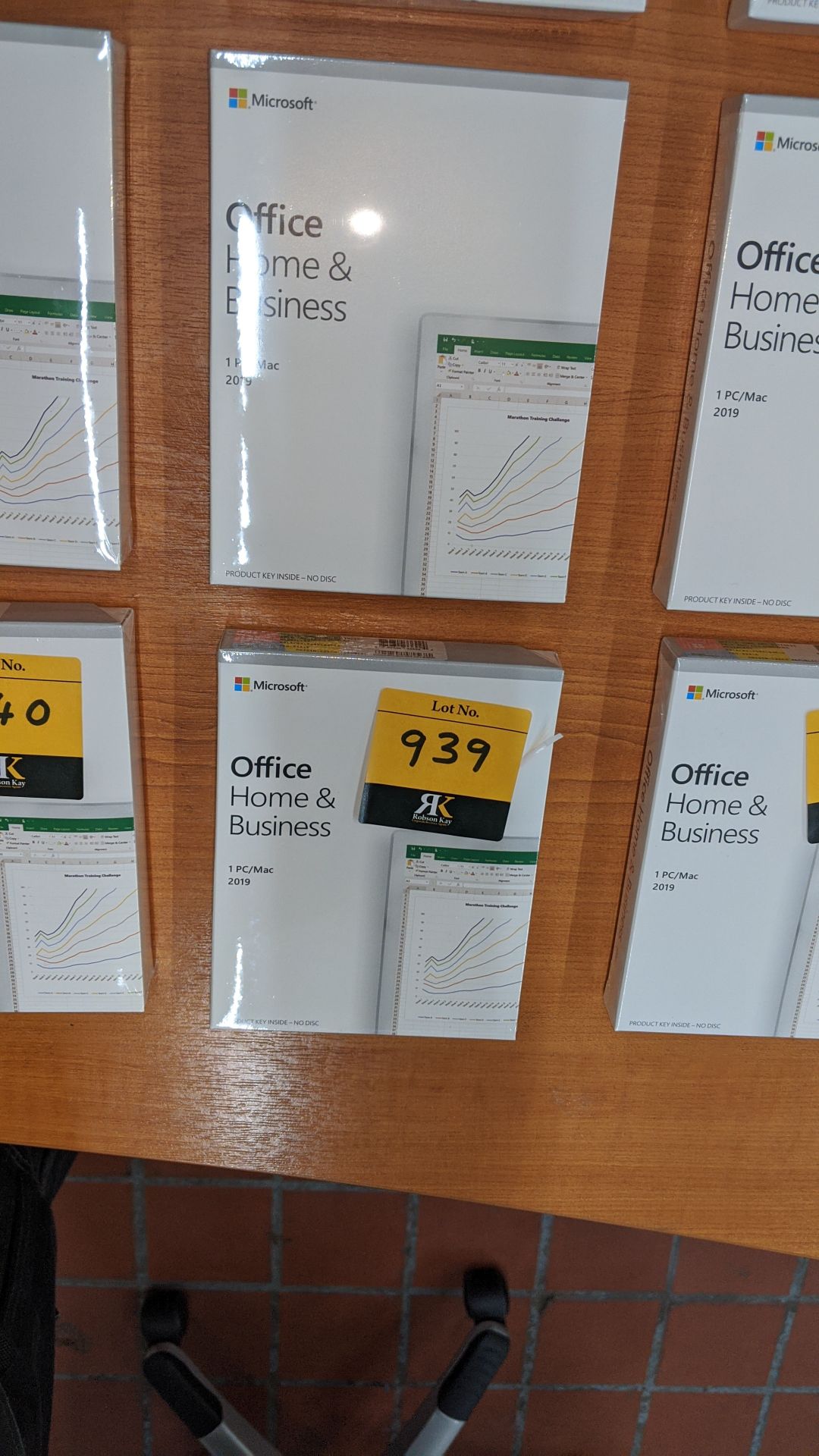 5 off Microsoft Office Home & Business 2019 for PC/MAC. This lot comprises 5 sealed boxes each - Image 3 of 4