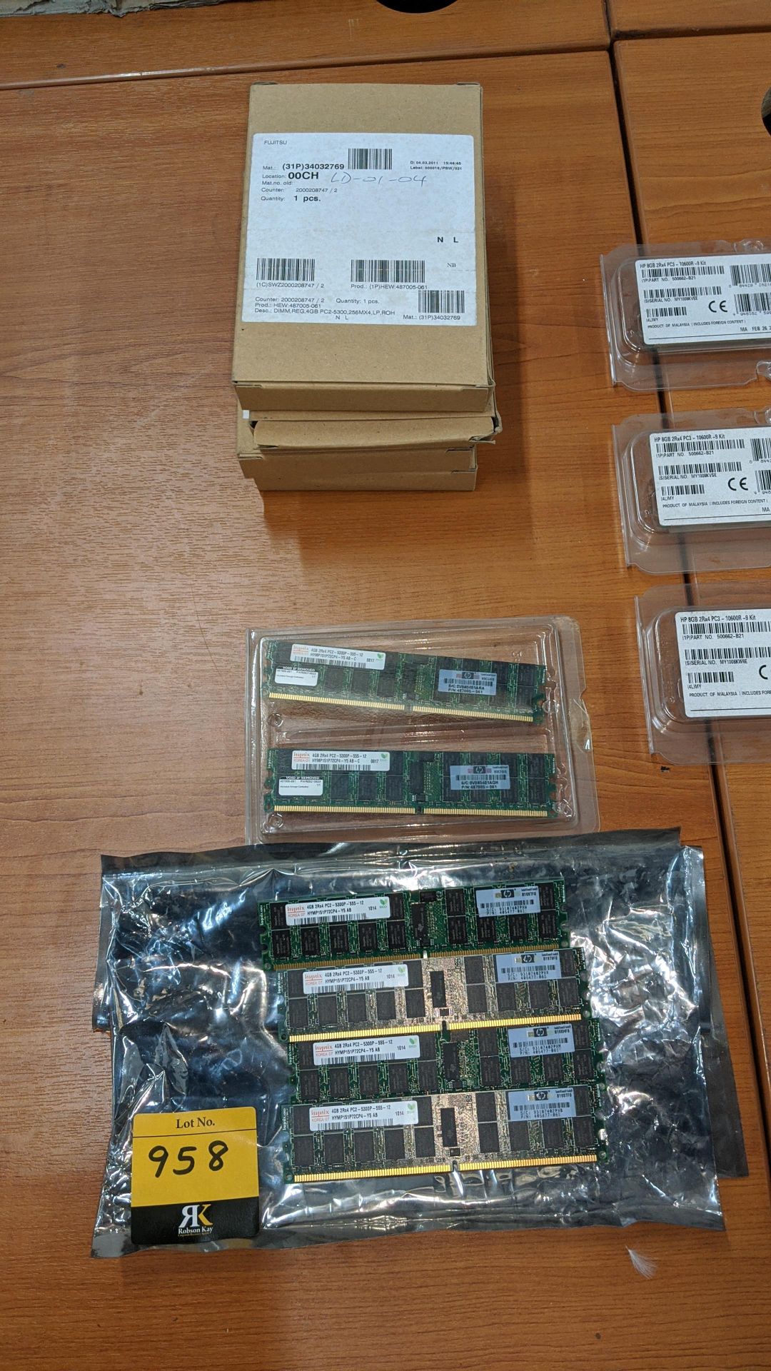 10 off assorted 4Gb memory DIMMs. This is one of a large number of lots in this sale being sold - Image 2 of 8