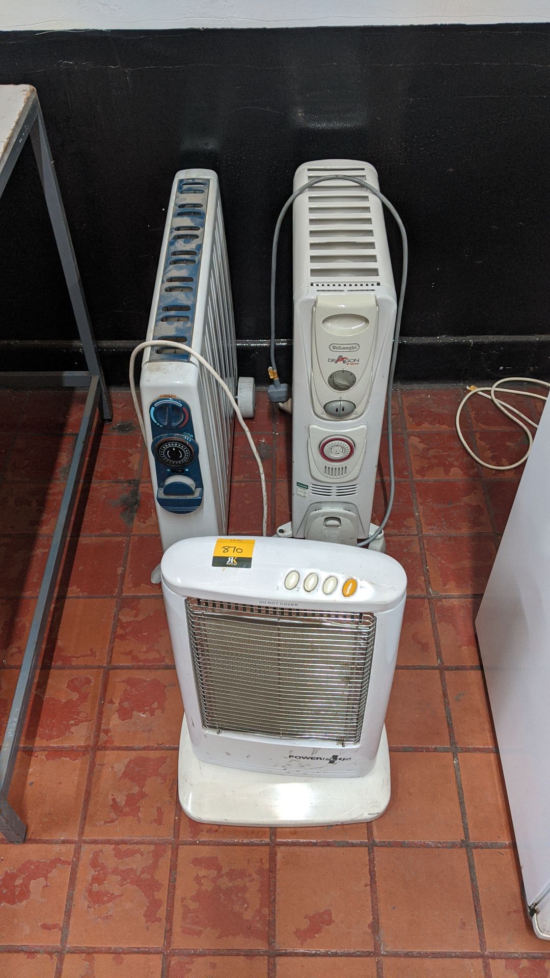 3 off assorted fan heaters & radiators. This is one of a large number of lots in this sale being - Image 2 of 4