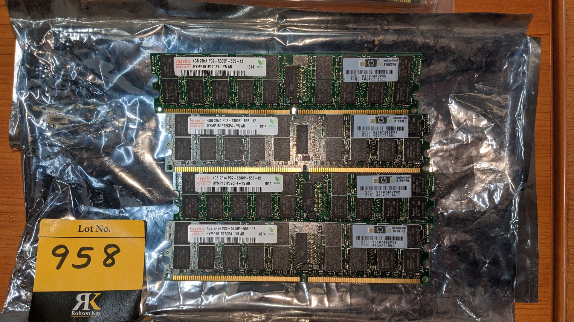 10 off assorted 4Gb memory DIMMs. This is one of a large number of lots in this sale being sold - Image 4 of 8