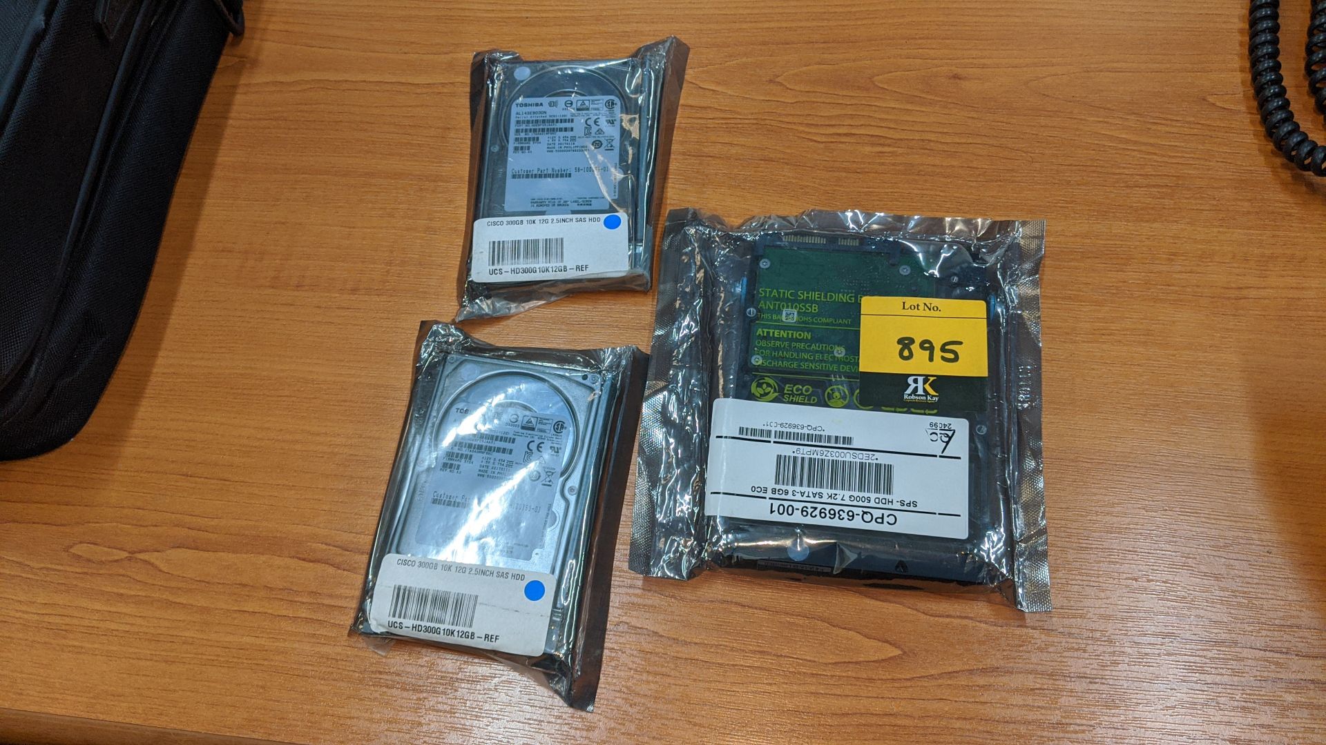 3 off assorted hard drives comprising Seagate Barracuda 500Gb drive, part code ST500DM002 plus 2 off - Image 2 of 6