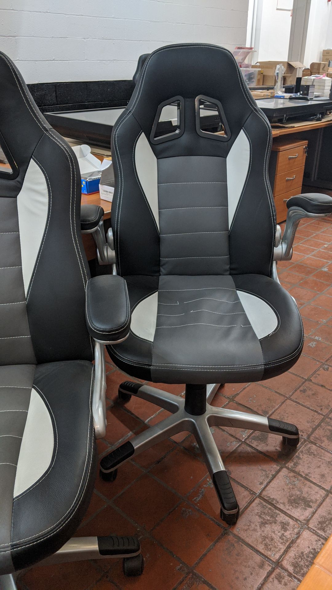 3 off motorsports style black & silver leather exec chairs. This is one of a large number of lots in - Image 5 of 9