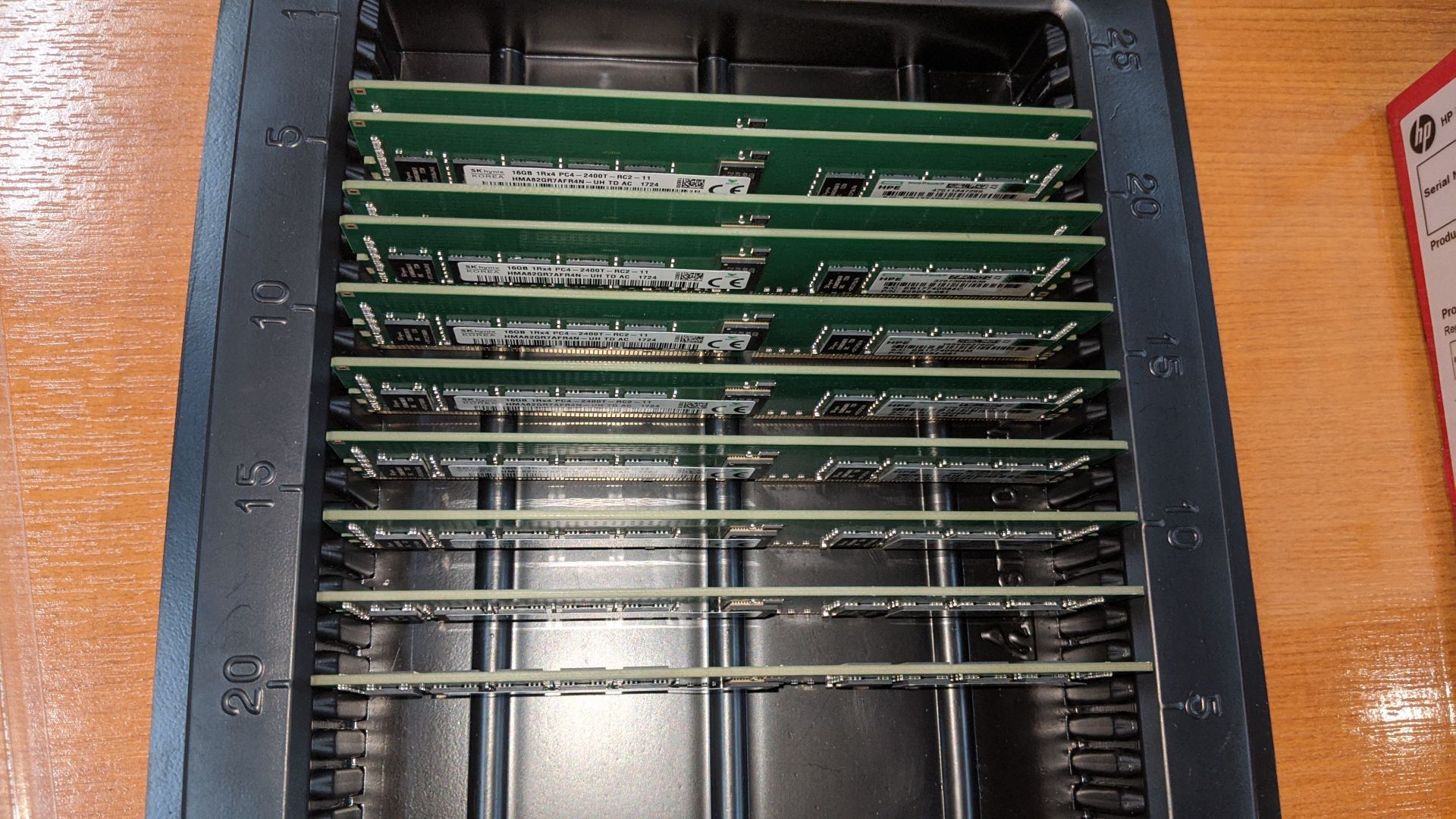 10 off HPE 16Gb memory DIMMs, part code 809082-091. This is one of a large number of lots in this - Image 4 of 5