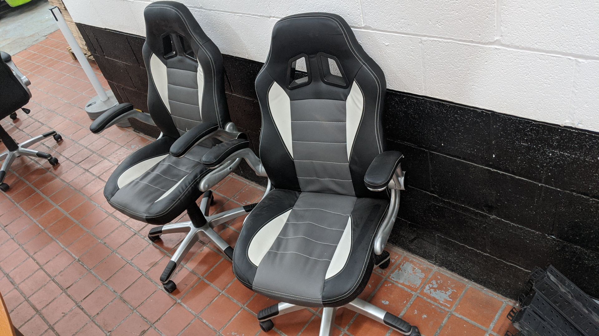 2 off motorsports style black & silver leather exec chairs. This is one of a large number of lots in - Image 5 of 7