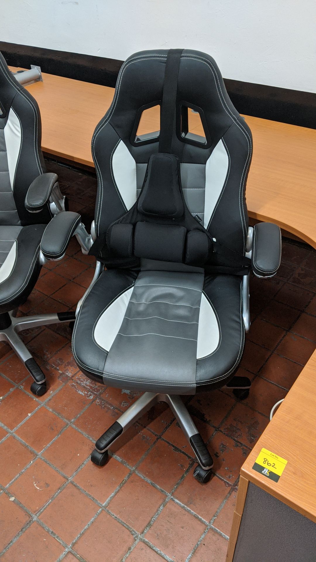 2 off motorsports style black & silver leather exec chairs. This is one of a large number of lots in - Image 5 of 8