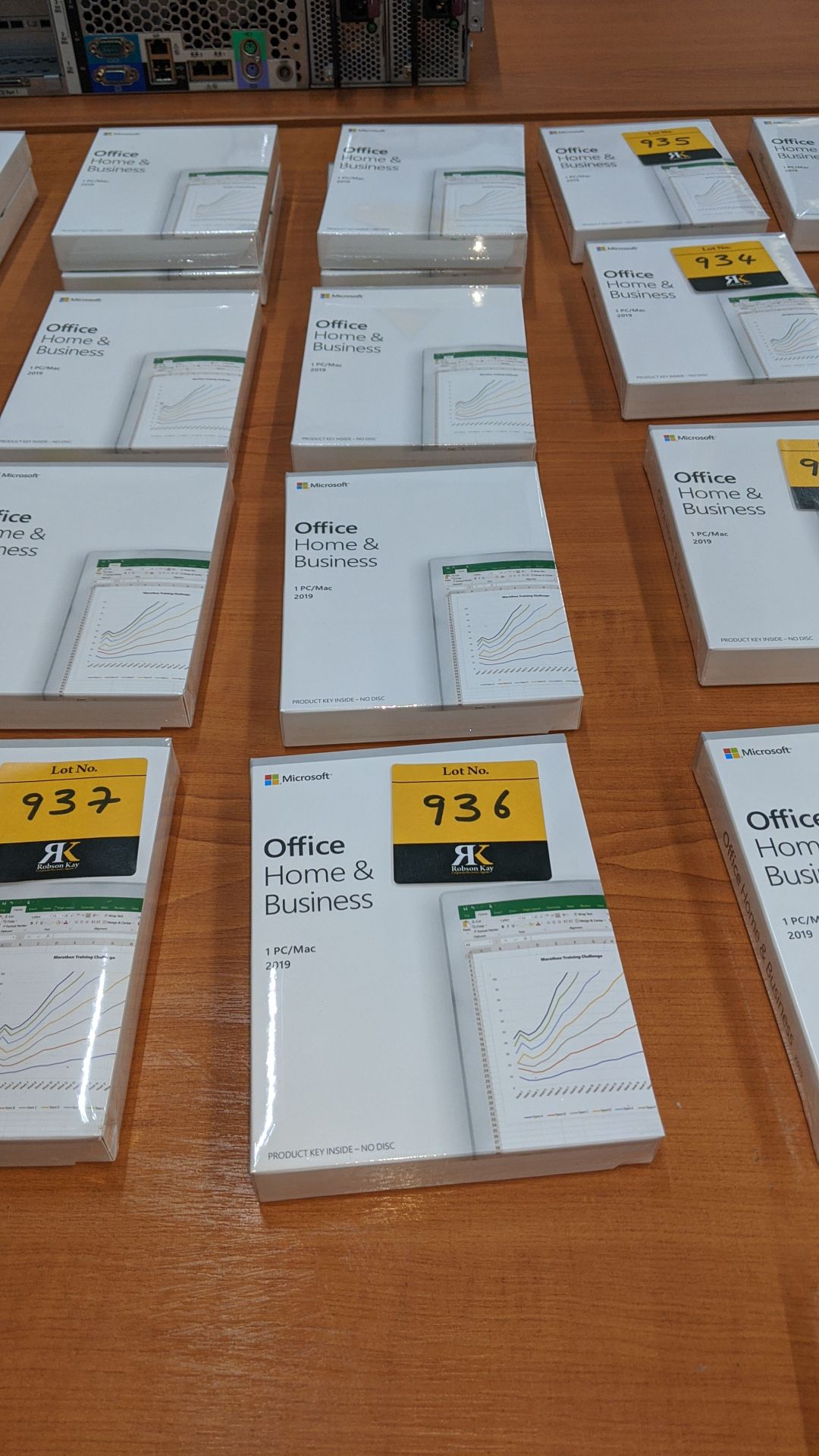 5 off Microsoft Office Home & Business 2019 for PC/MAC. This lot comprises 5 sealed boxes each - Image 2 of 5
