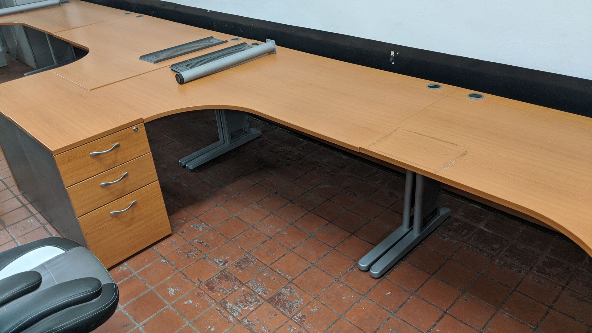 4 off curve front "piano" desks each including a matching desk height pedestal. This is one of a - Image 4 of 10