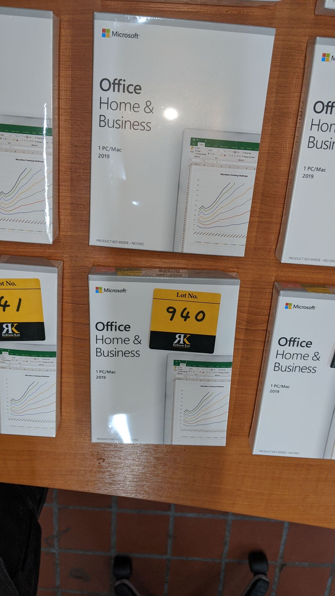5 off Microsoft Office Home & Business 2019 for PC/MAC. This lot comprises 5 sealed boxes each - Image 3 of 4