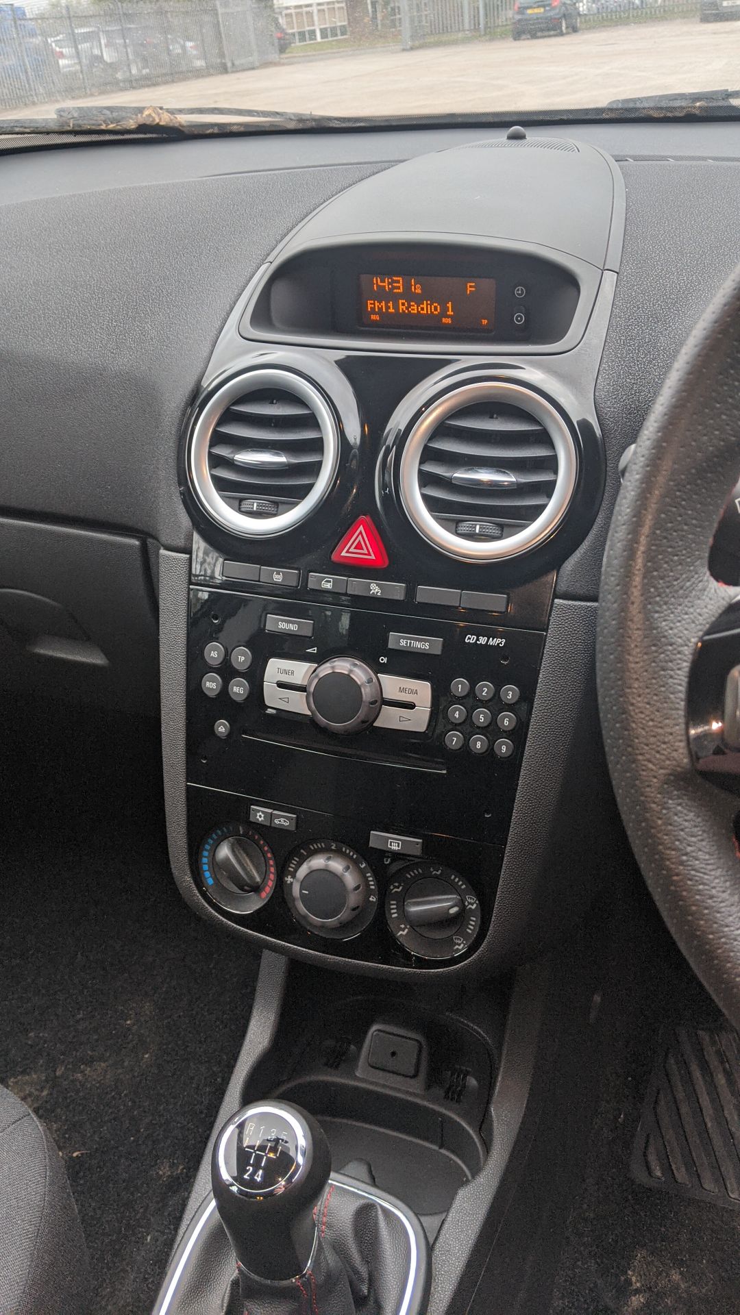 DL64 JUF Vauxhall Corsa 1.2 SXI AC 5 door hatchback, 5 speed manual gearbox, 1229cc petrol engine. - Image 17 of 21