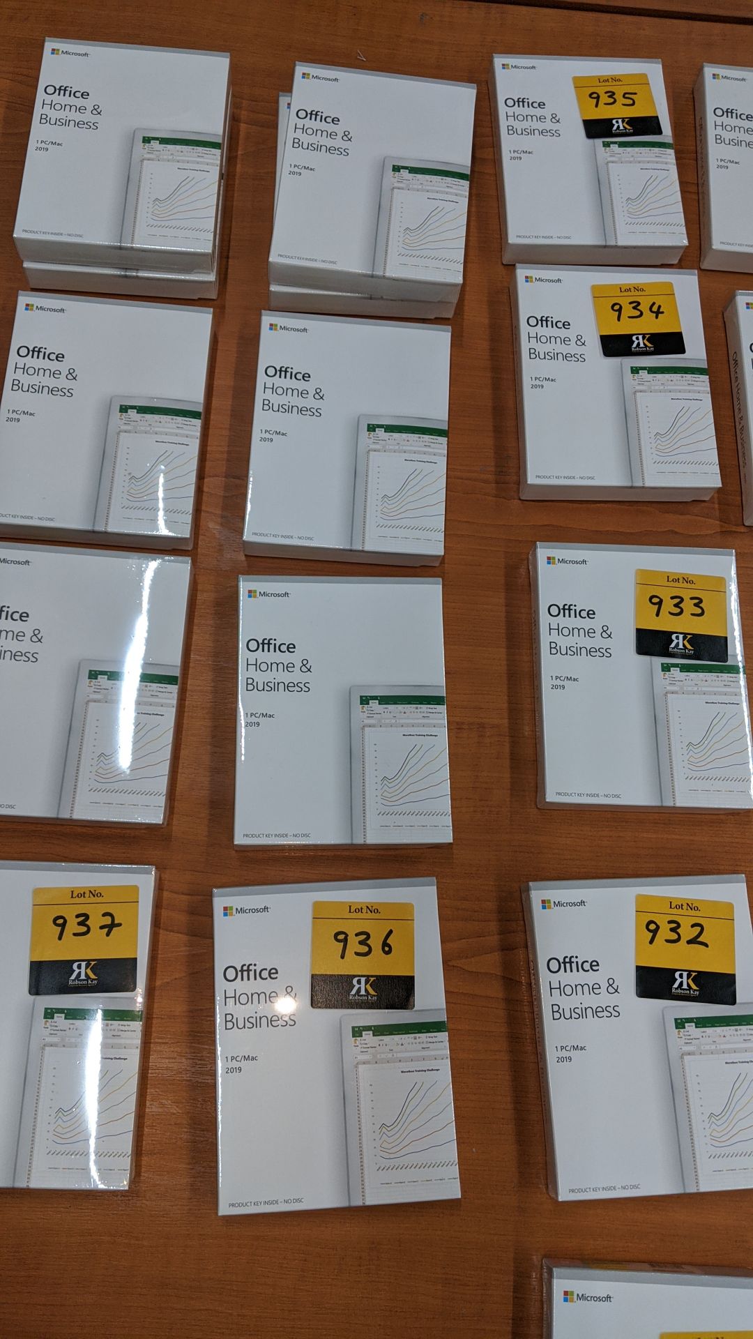 5 off Microsoft Office Home & Business 2019 for PC/MAC. This lot comprises 5 sealed boxes each - Image 3 of 5