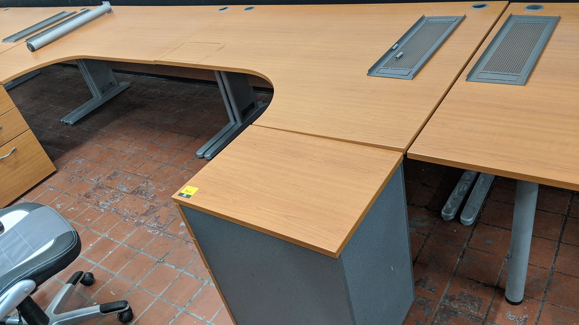 4 off curve front "piano" desks each including a matching desk height pedestal. This is one of a - Image 3 of 10