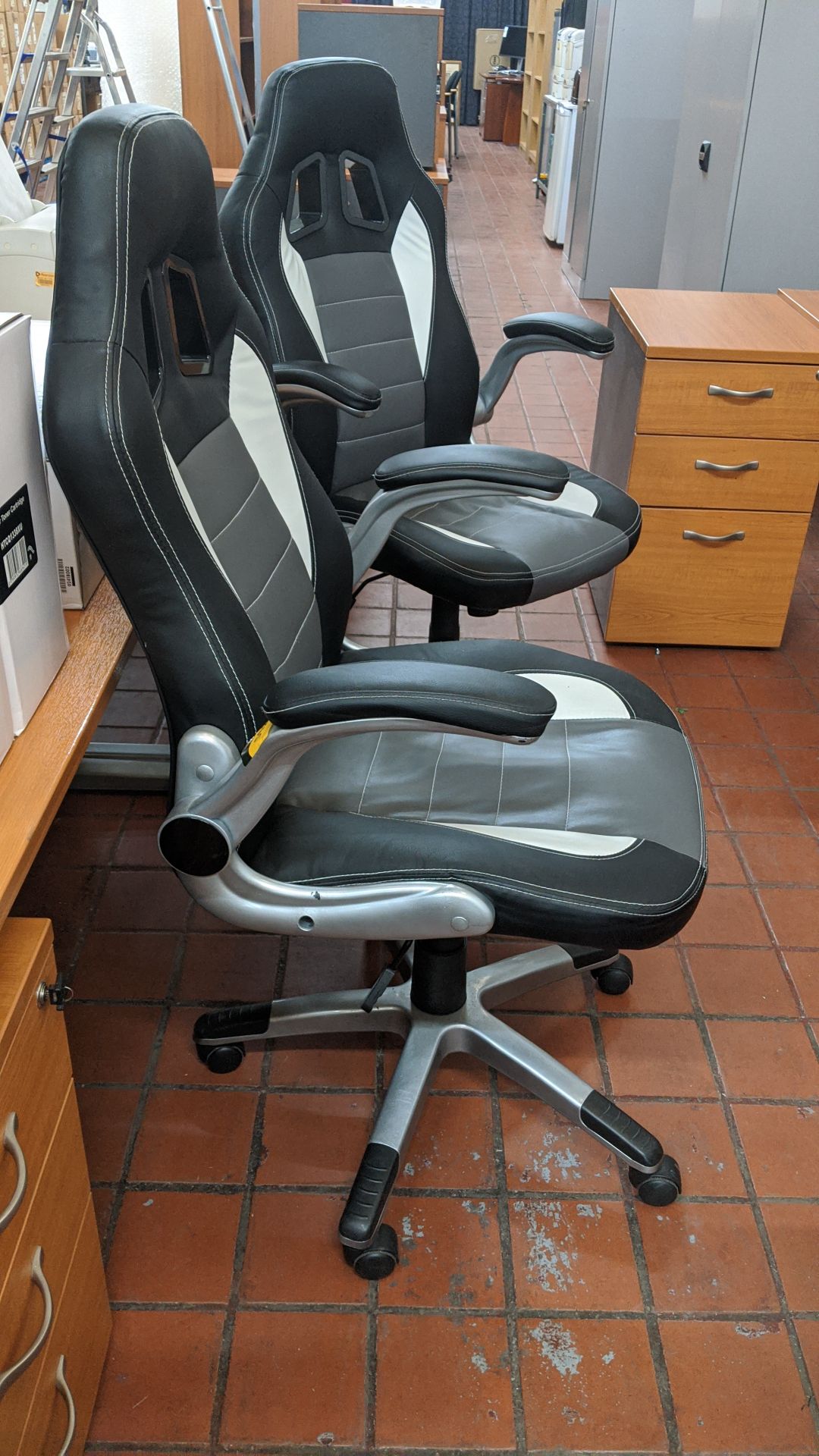 2 off motorsports style black & silver leather exec chairs. This is one of a large number of lots in - Image 2 of 7