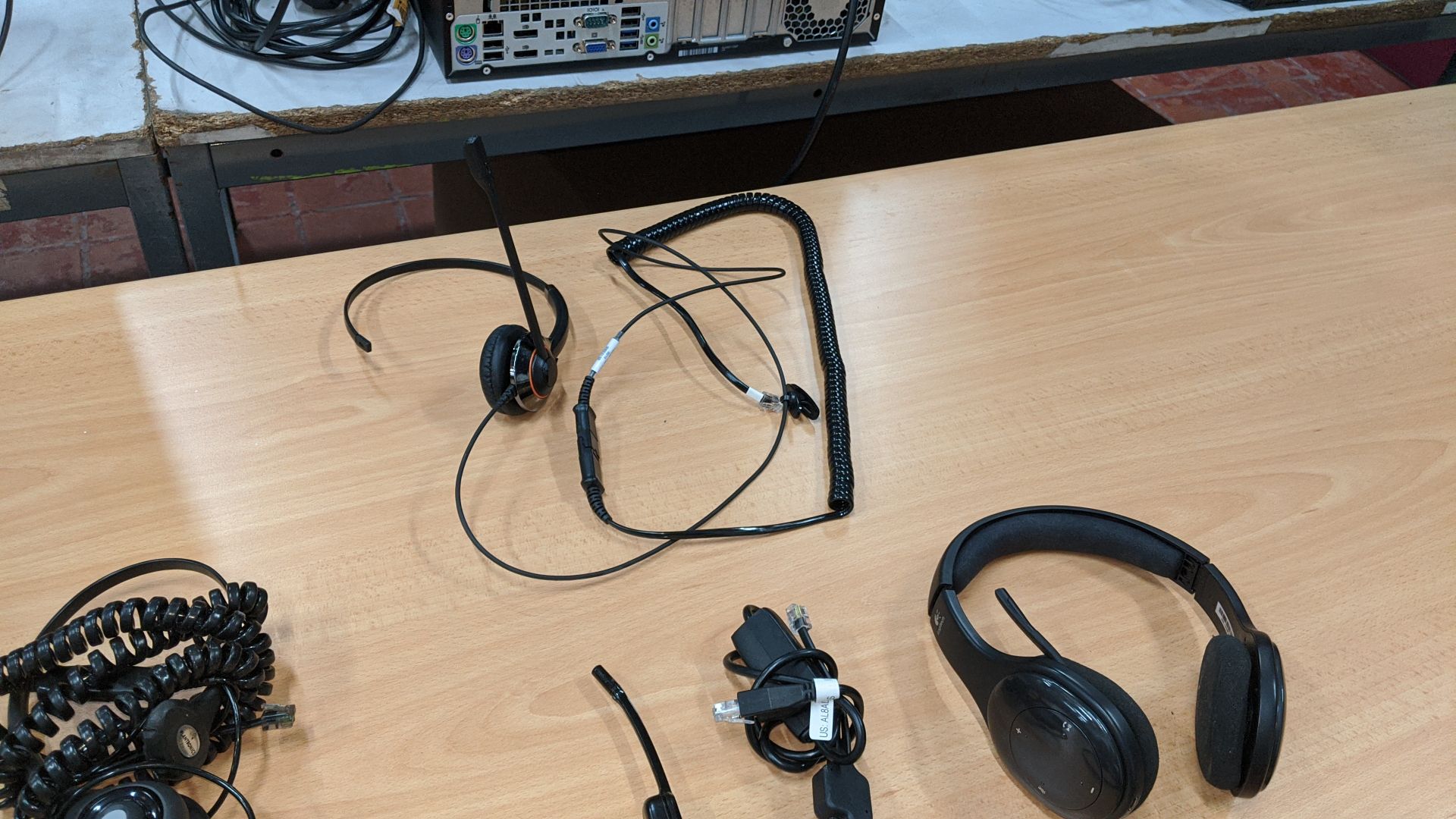 Quantity of telephone headsets & related equipment. This is one of a large number of lots in this - Image 5 of 6