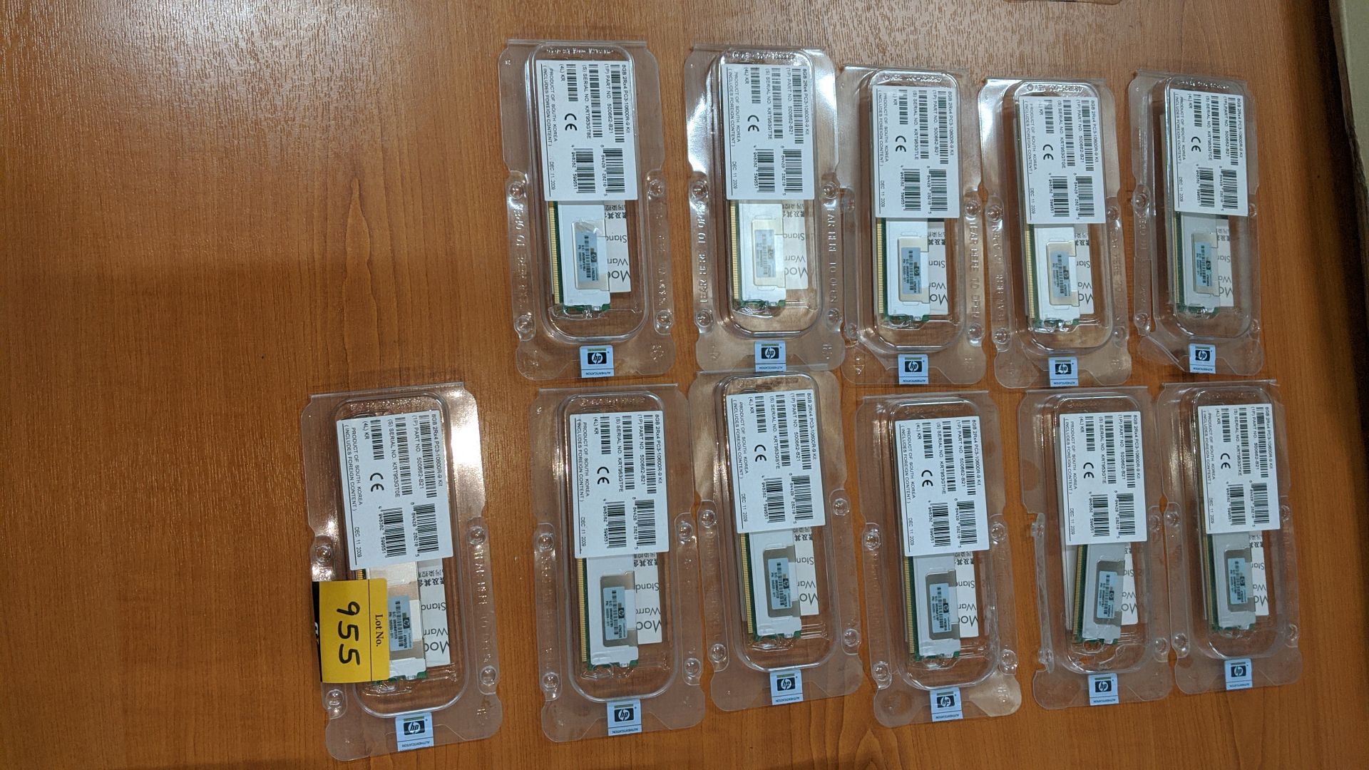 11 off HP 8Gb memory upgrade kits, part number 500662-B21 (silver). This is one of a large number of - Image 2 of 7