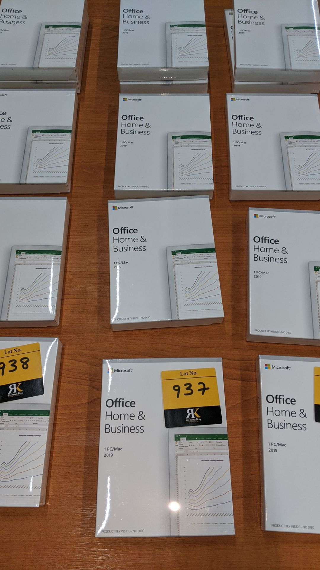 5 off Microsoft Office Home & Business 2019 for PC/MAC. This lot comprises 5 sealed boxes each - Image 2 of 4