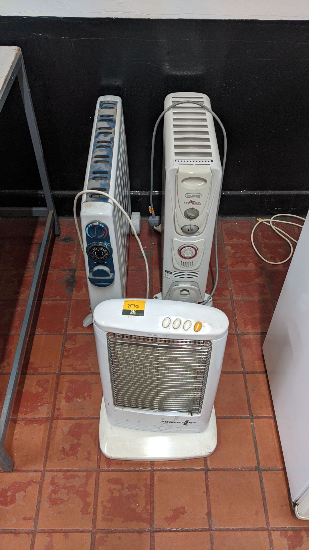 3 off assorted fan heaters & radiators. This is one of a large number of lots in this sale being