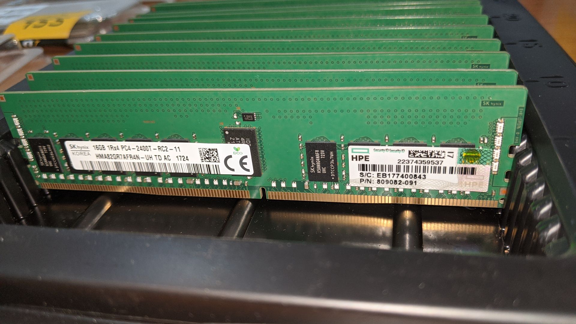10 off HPE 16Gb memory DIMMs, part code 809082-091. This is one of a large number of lots in this - Image 3 of 5