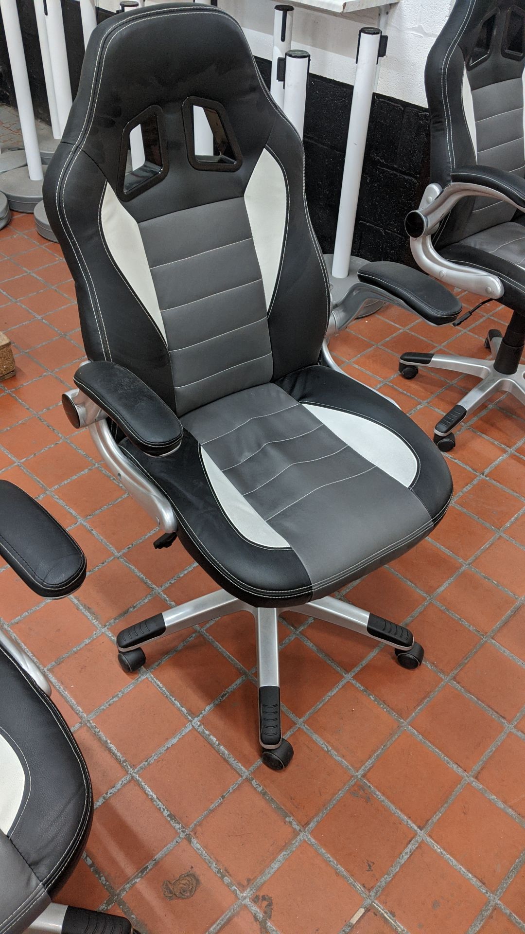 3 off motorsports style black & silver leather exec chairs. This is one of a large number of lots in - Image 4 of 7