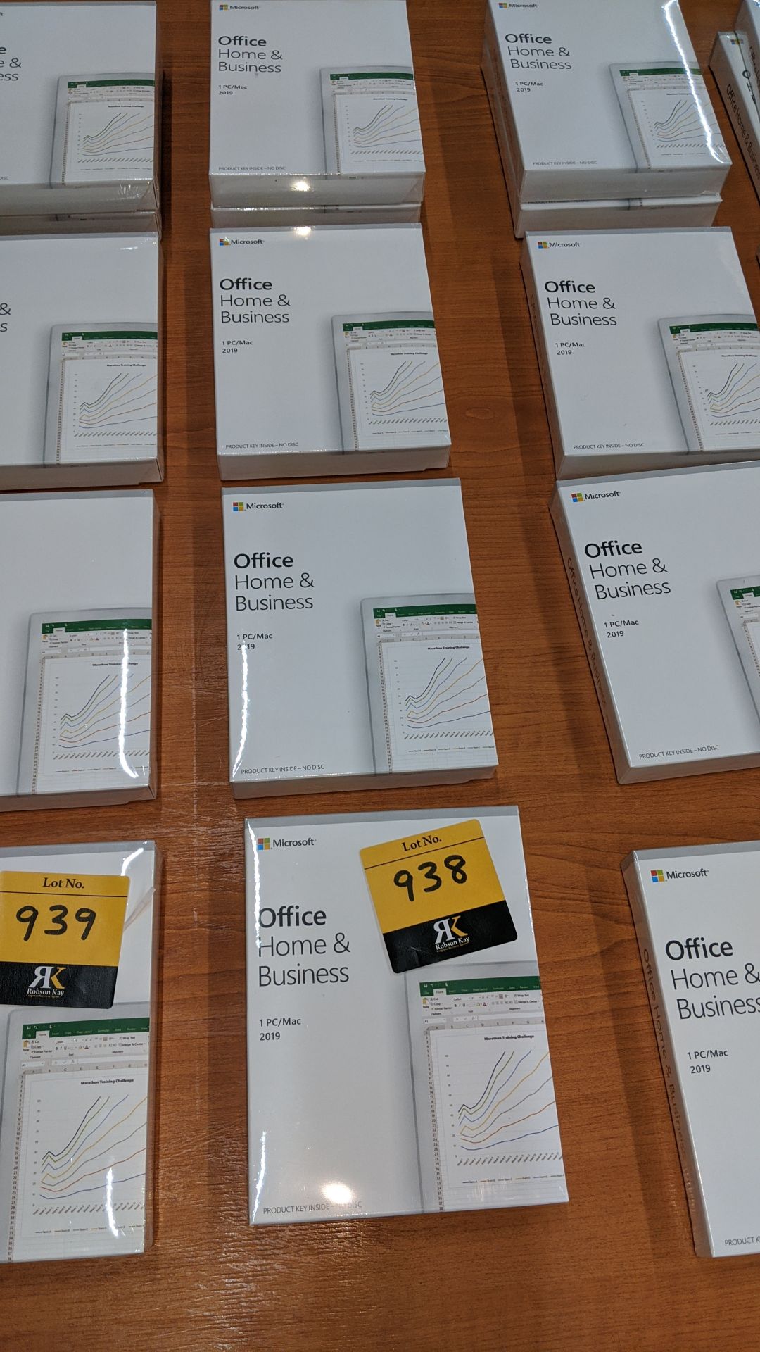 5 off Microsoft Office Home & Business 2019 for PC/MAC. This lot comprises 5 sealed boxes each - Image 2 of 4