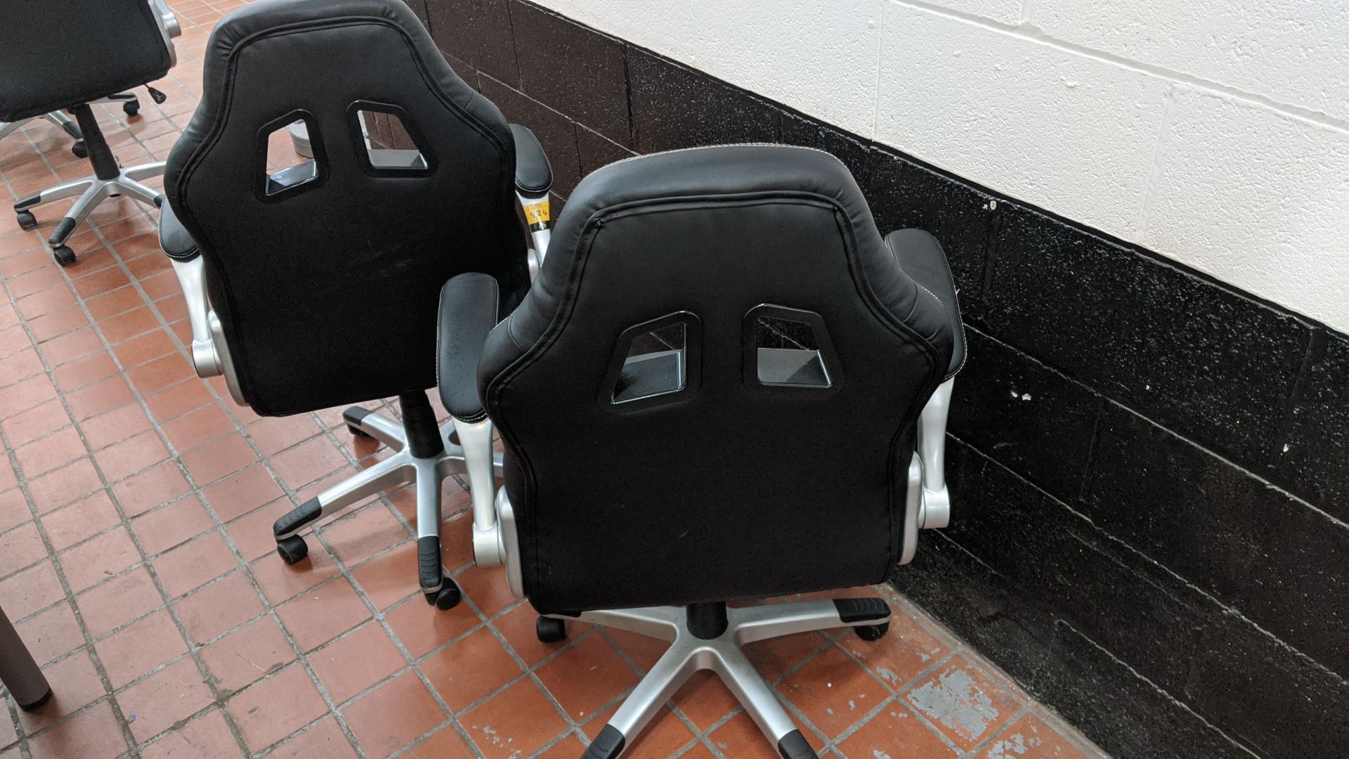 2 off motorsports style black & silver leather exec chairs. This is one of a large number of lots in - Image 6 of 7