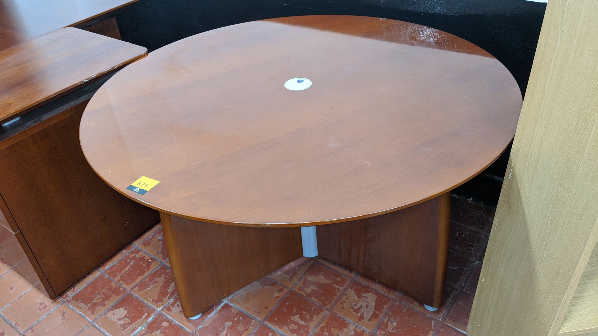 Round meeting table with gloss finish, circa 120cm diameter, including cable management centre. NB - Image 2 of 4