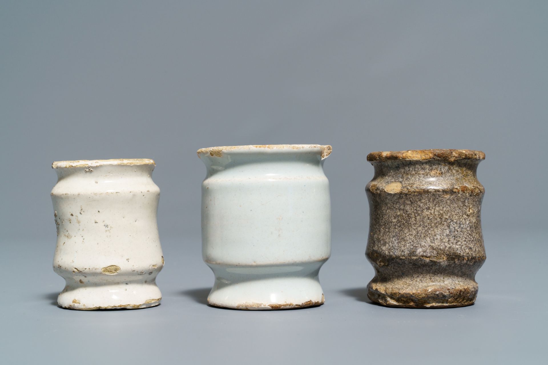 Five white Dutch Delft albarello-shaped ointment jars, 17th C. - Image 5 of 13