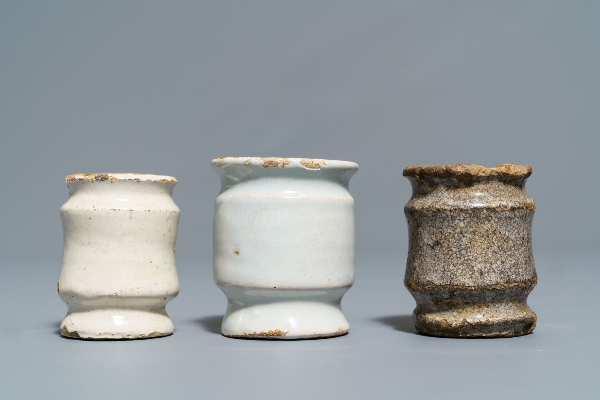 Five white Dutch Delft albarello-shaped ointment jars, 17th C. - Image 3 of 13