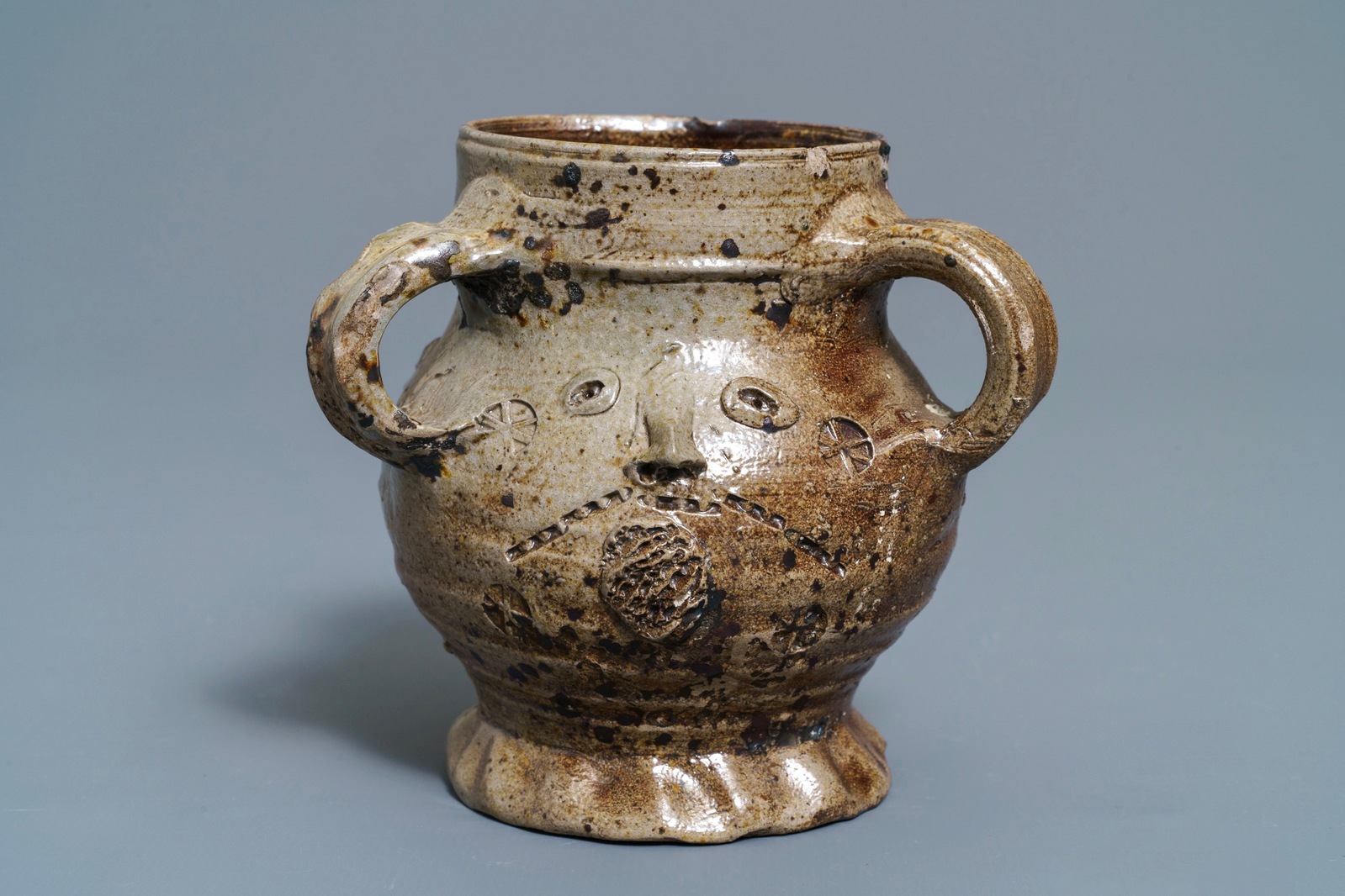 A rare German stoneware pointed nose jug, Raeren, 1st half 16th C. - Image 3 of 6