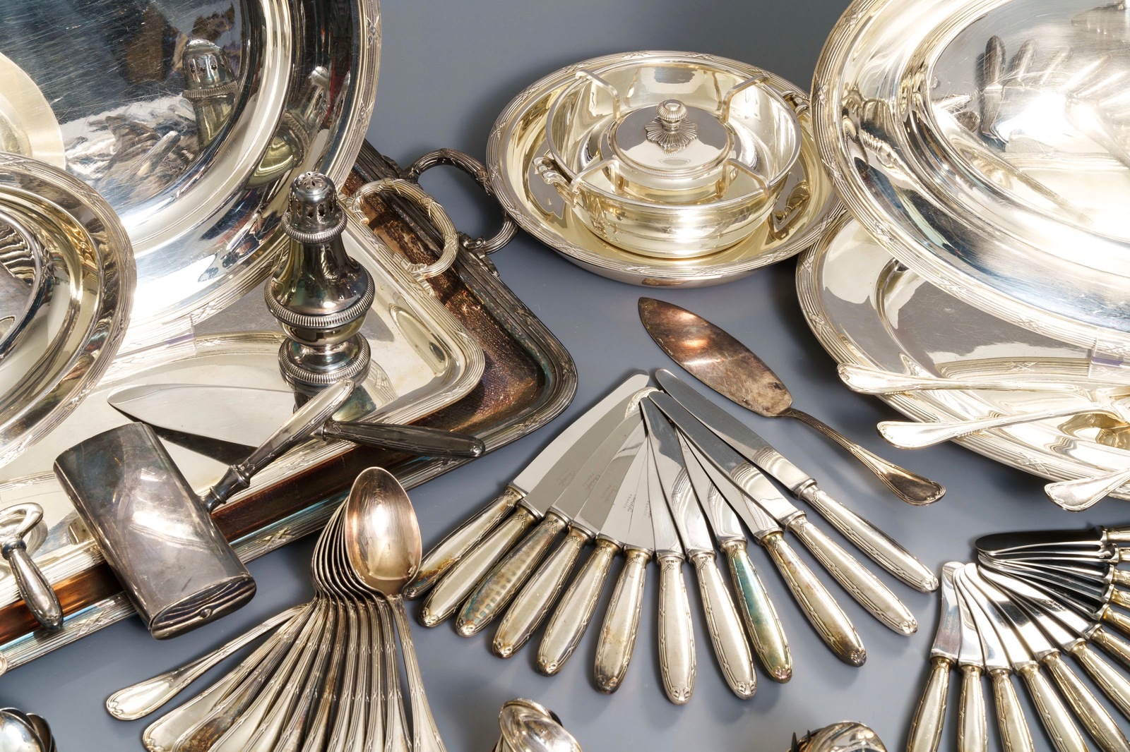 A collection of silver-plated cutlery and tableware, Christofle, France, 20th C. - Image 6 of 6