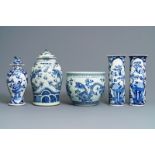 Four Chinese blue and white vases and a jardinire, 19th C.