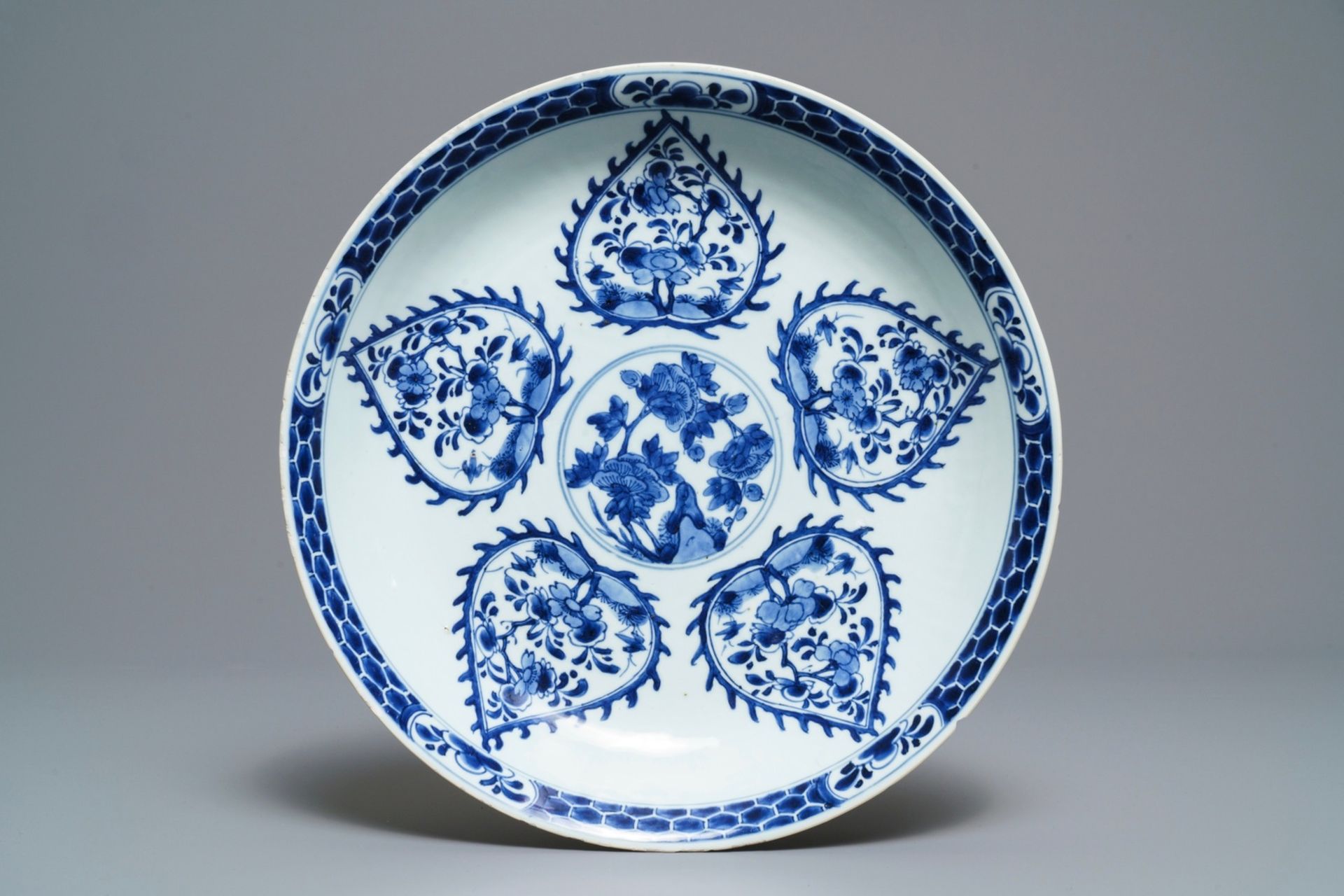 A Chinese blue and white Islamic market dish, Kangxi