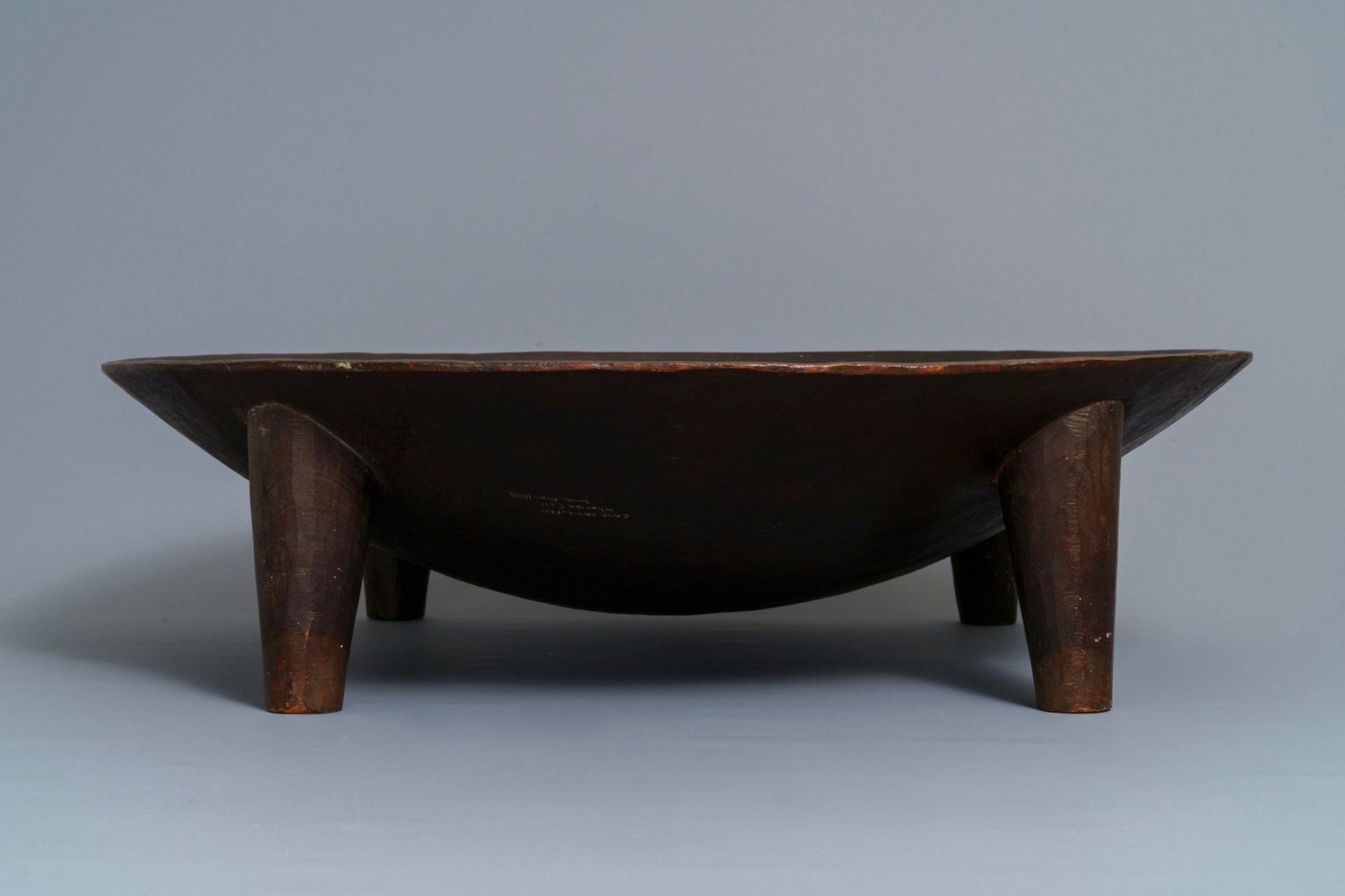 A large wooden Tanoa Dina or Kava bowl, Fiji, 19th C. - Image 4 of 8